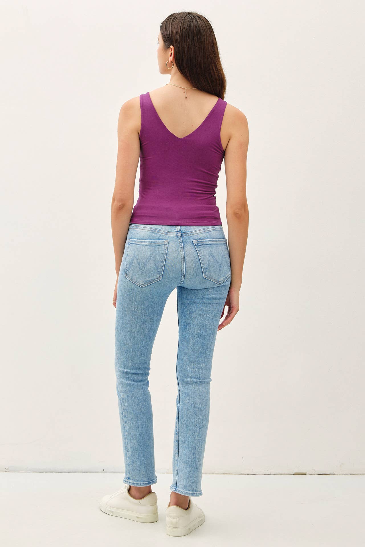 BASIC V-NECK TANK
