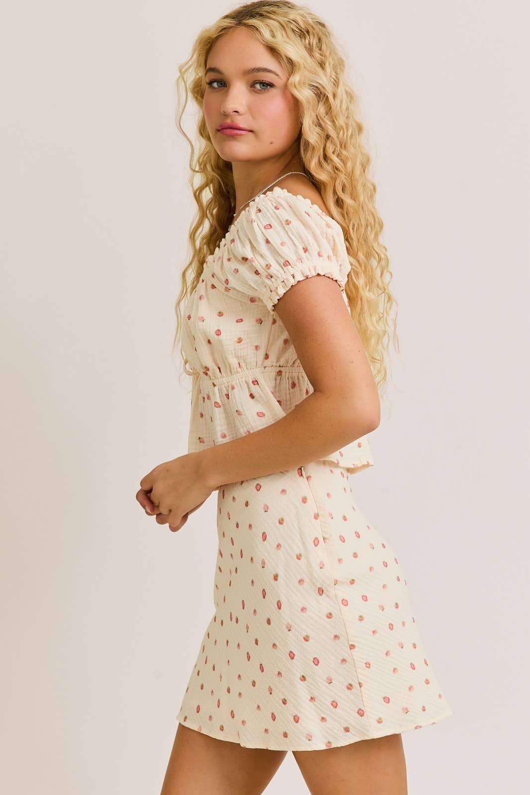 LE LIS SWEETHEART STRAWBERRY PRINTED BABYDOLL TOP