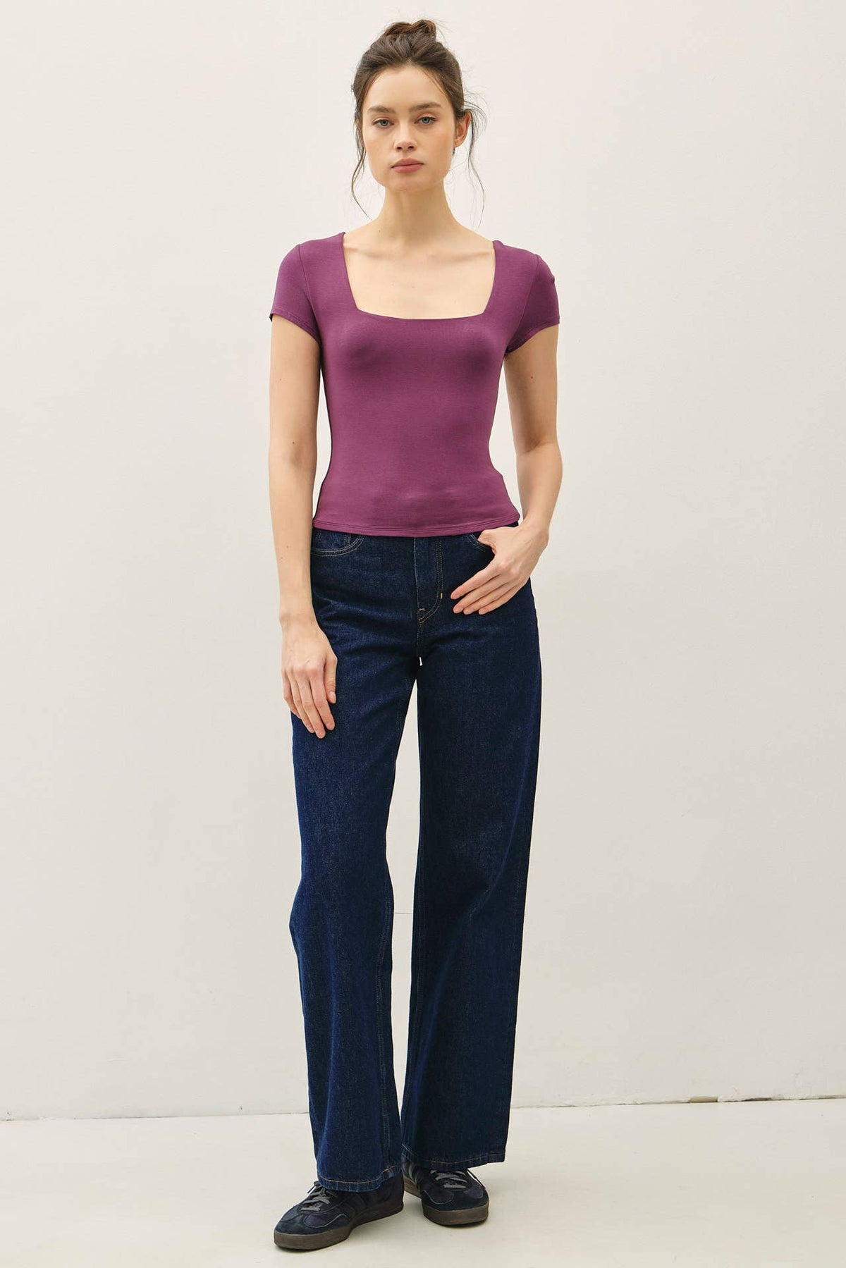 BASIC THREADS SQUARE NECK KNIT TEE