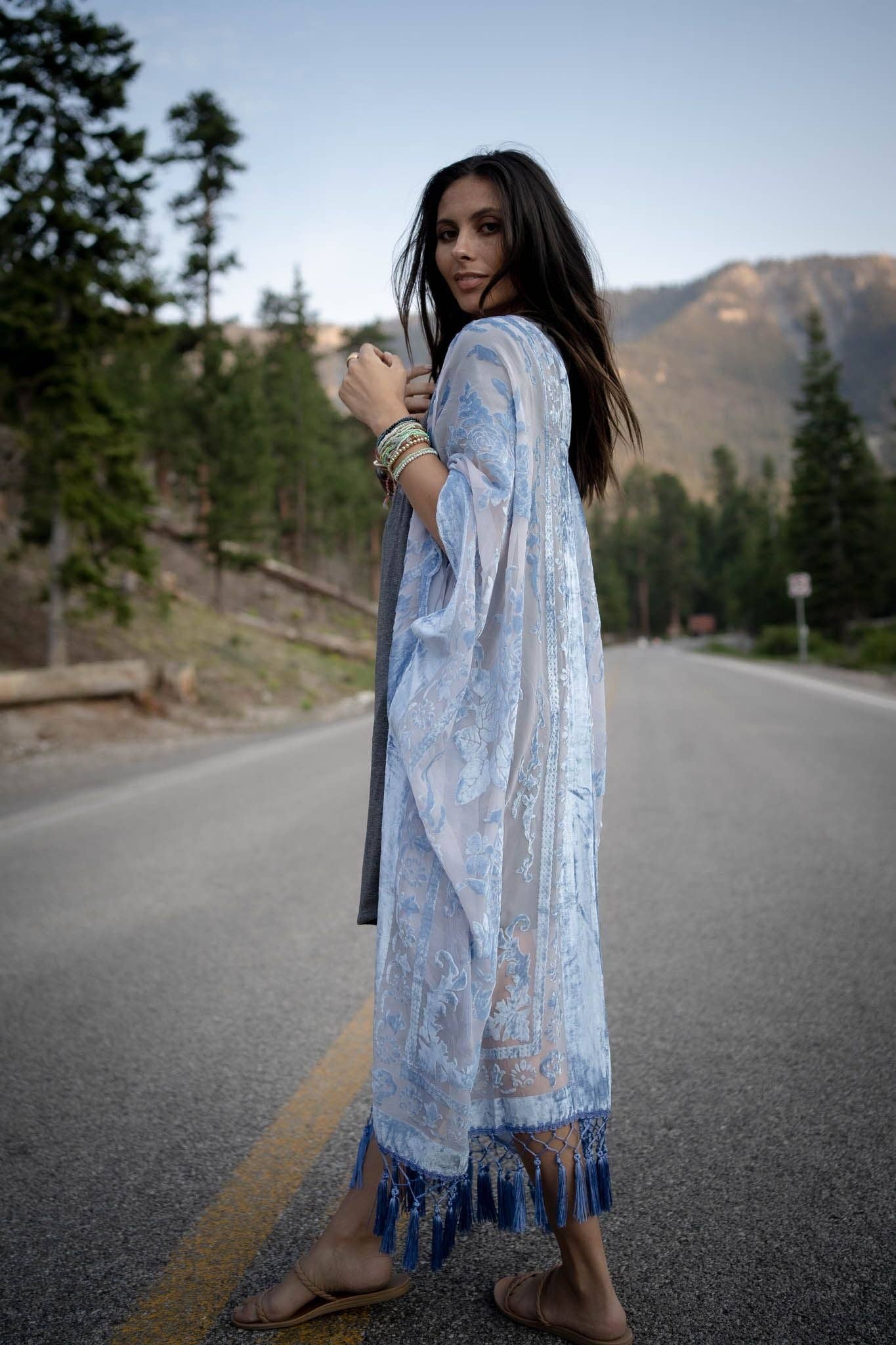 Three Bird Nest Crushin' On You Velvet Kimono - Blue