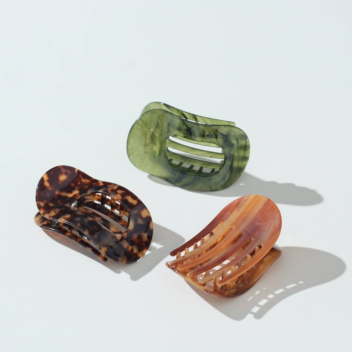 Adorro Oval Flat Lay Claw Clip - Medium