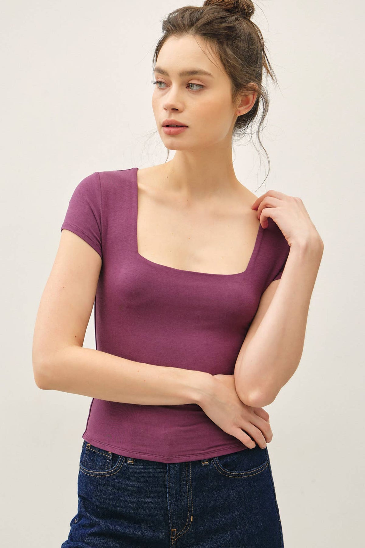 BASIC THREADS SQUARE NECK KNIT TEE