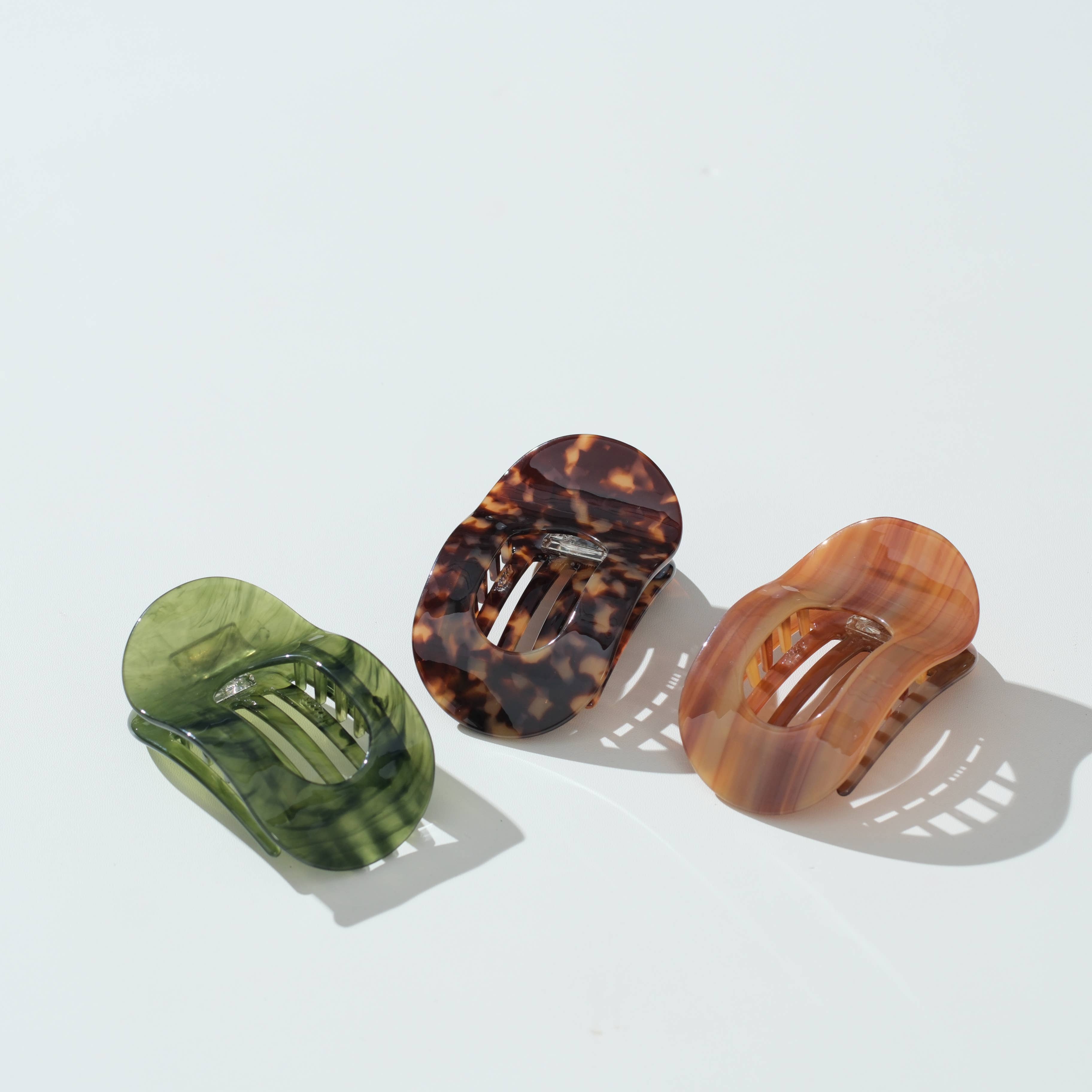 Adorro Oval Flat Lay Claw Clip - Medium
