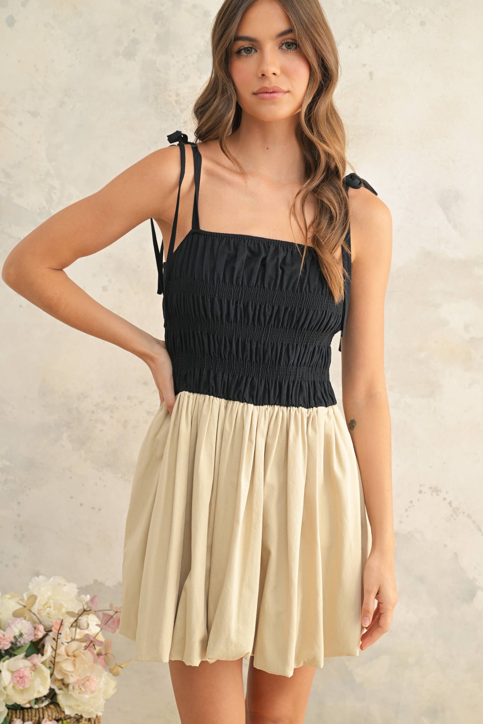 MIOU MUSE CONTRASED TOP BALLON DRESS TAN BLACK
