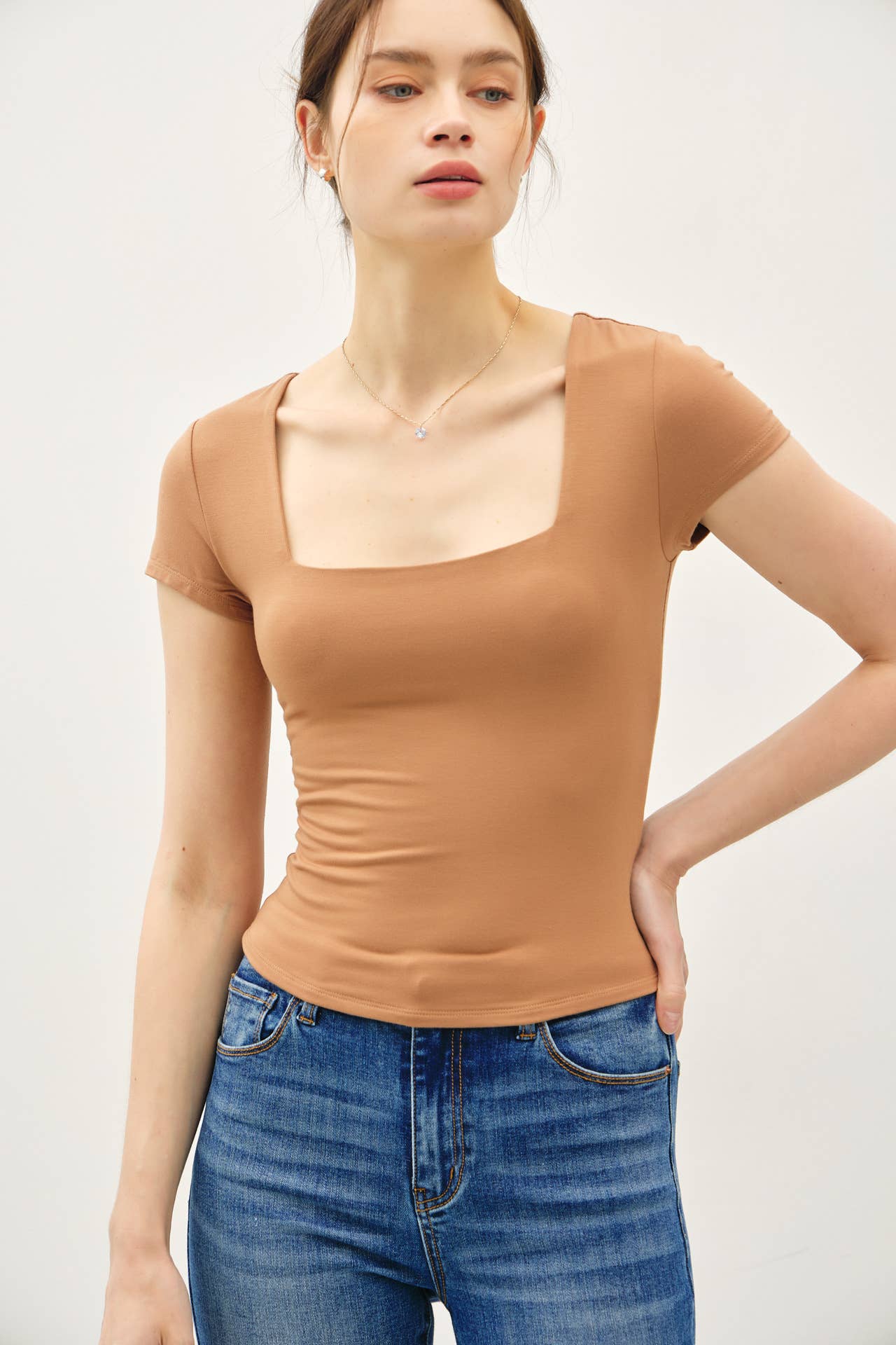Be Cool BASIC THREADS SQUARE NECK KNIT TEE Toffee