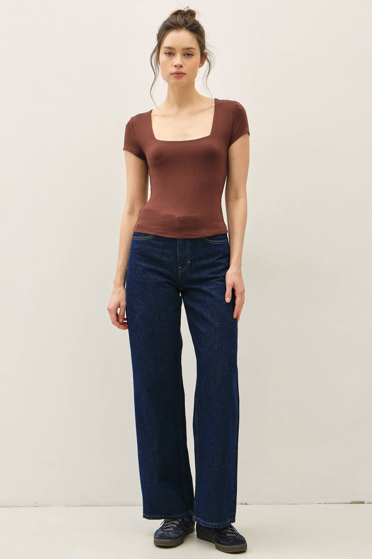 BASIC THREADS SQUARE NECK KNIT TEE