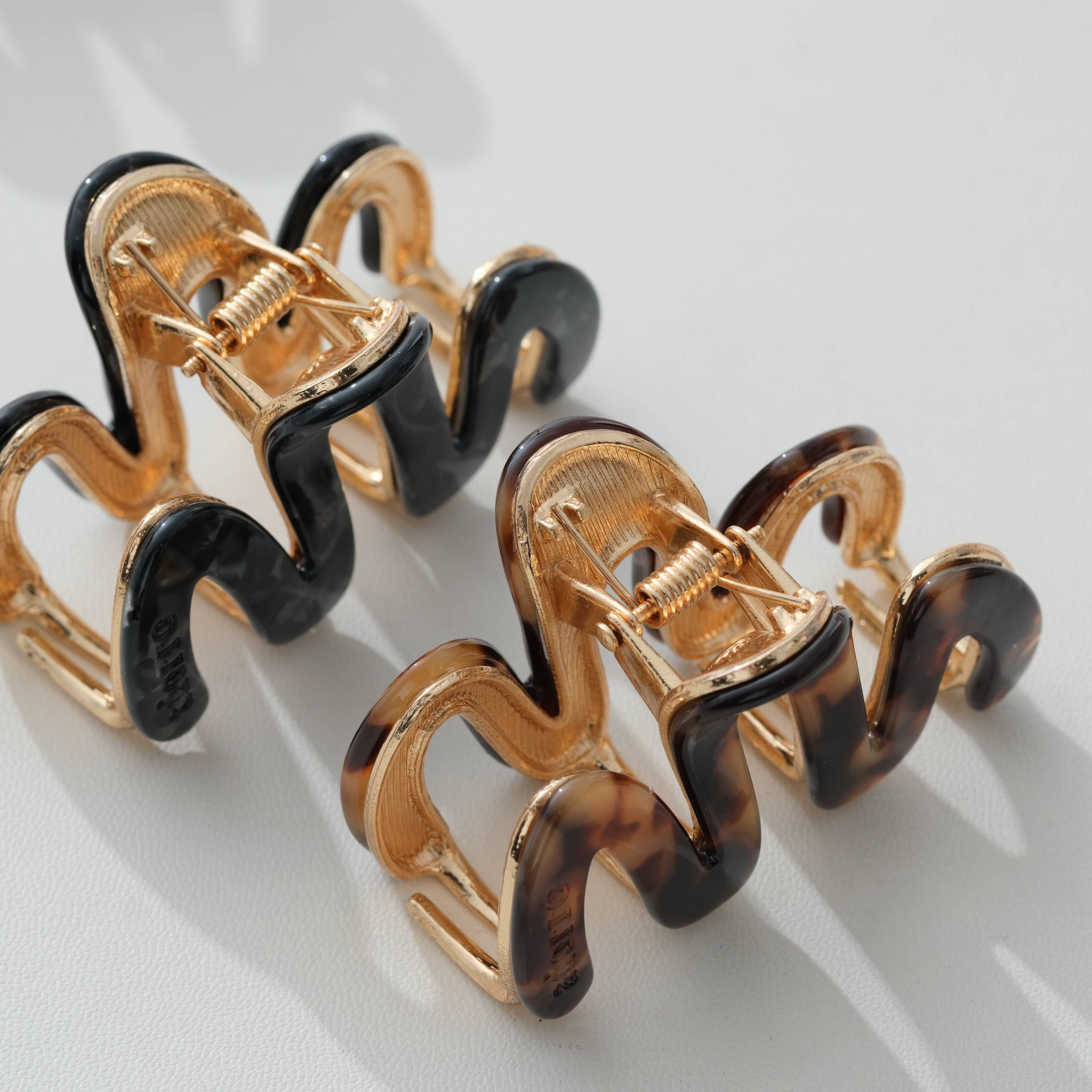 Adorro Willow Mini Vintage Metal Squiggle Claw Clip