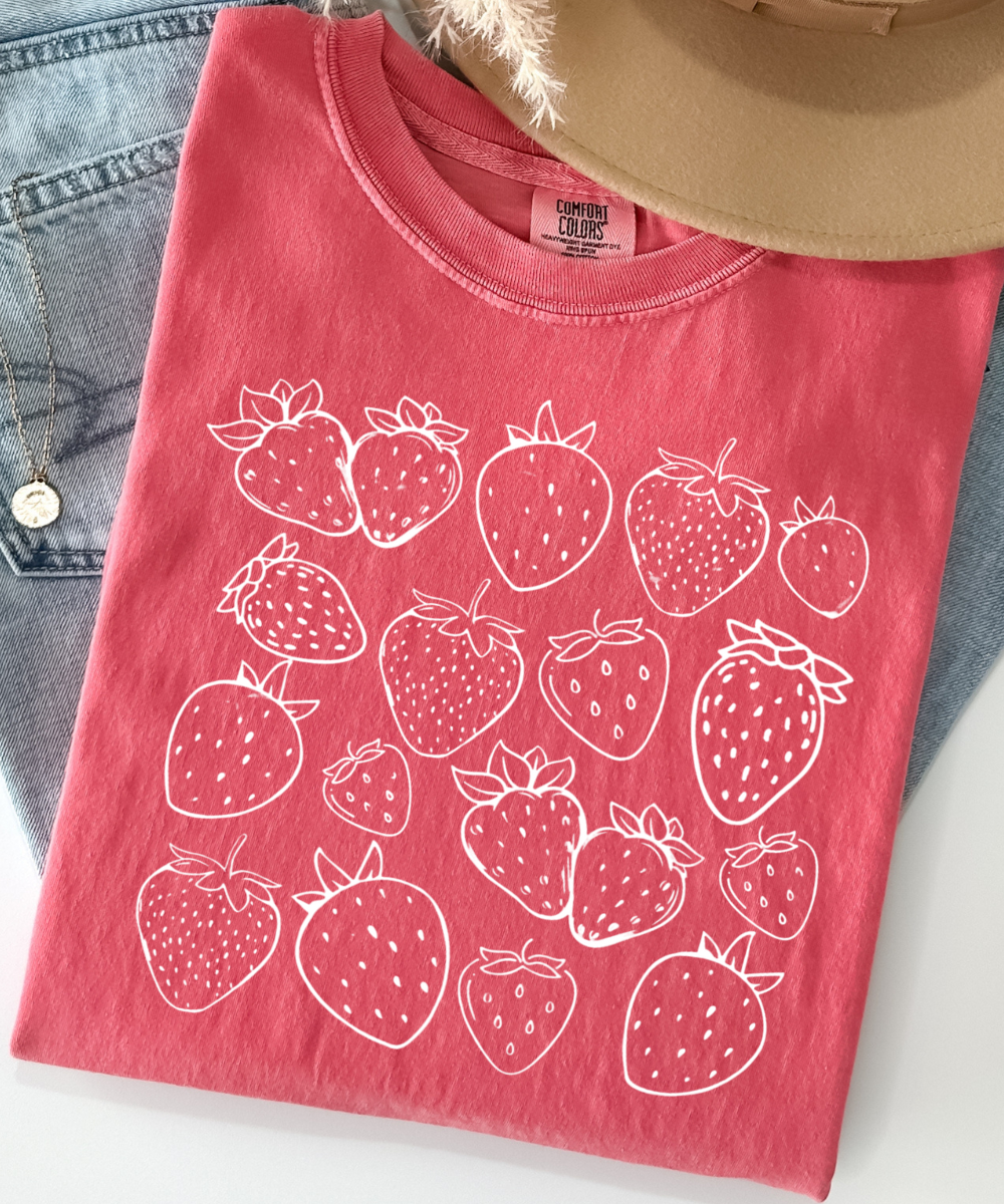 Desert Raine STRAWBERRY SUMMER GRAPHIC TEE