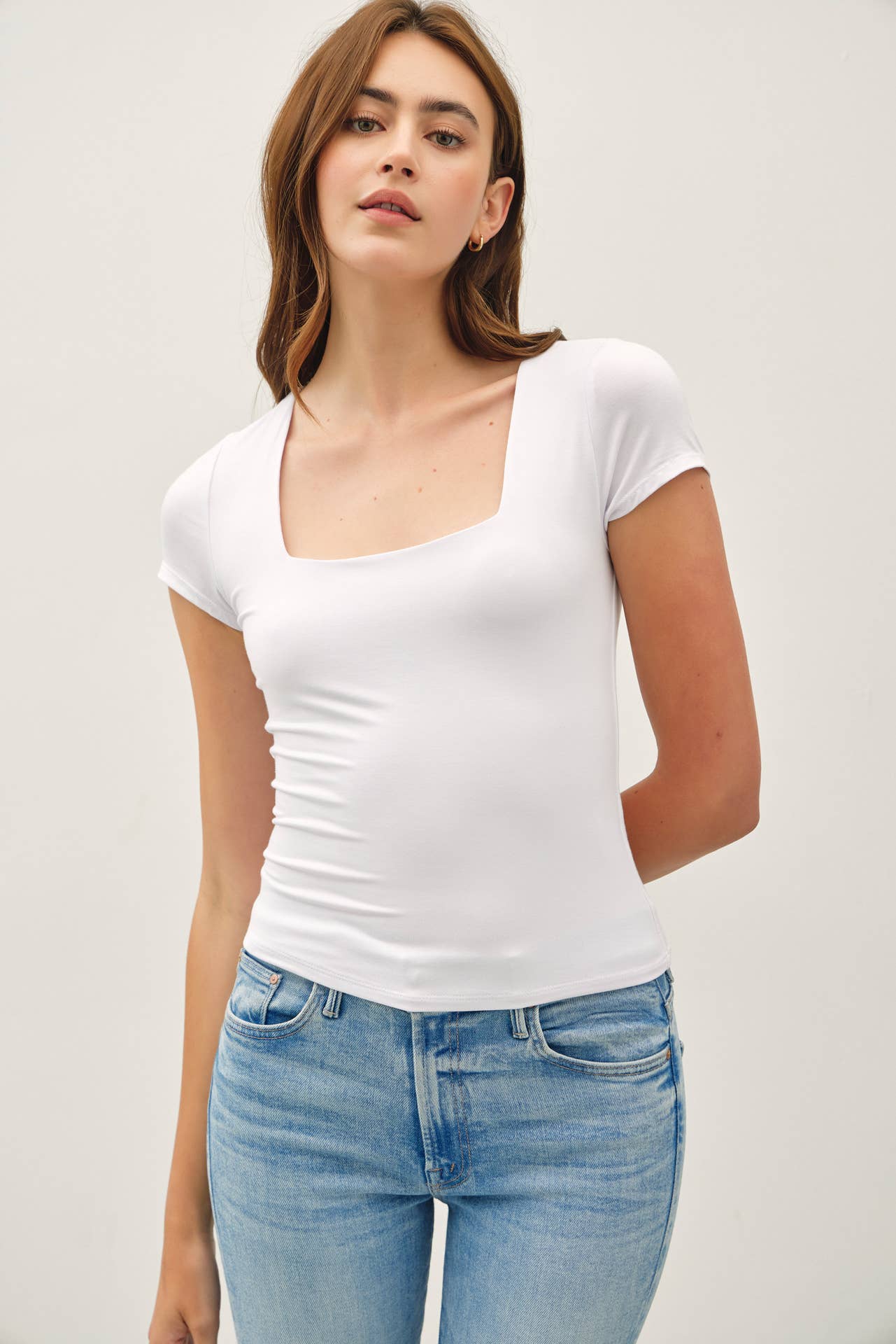 Be Cool BASIC THREADS SQUARE NECK KNIT TEE