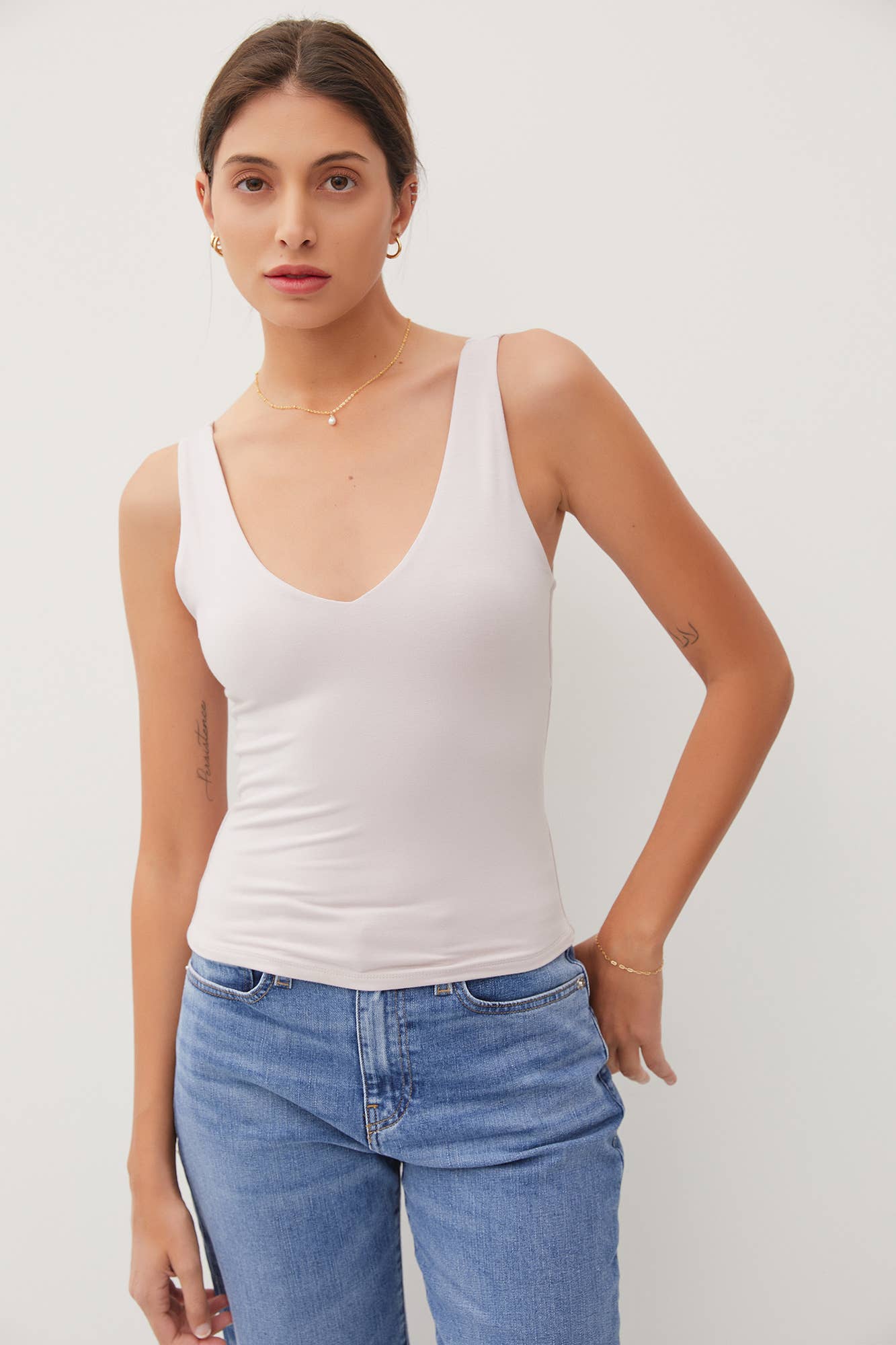 Be Cool BASIC THREADS V-NECK F AND B TANK