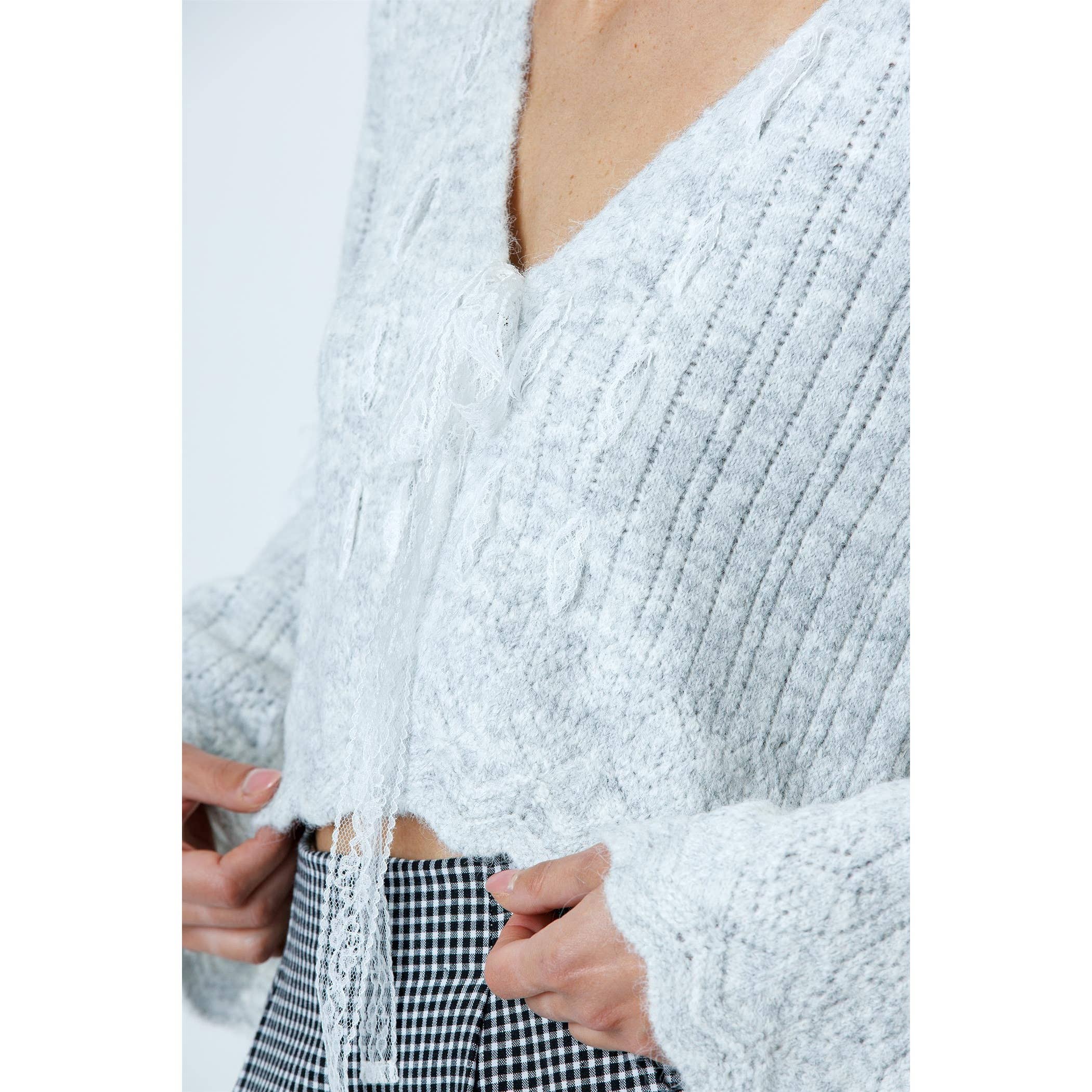 STORIA TIED IN A BOW SWEATER