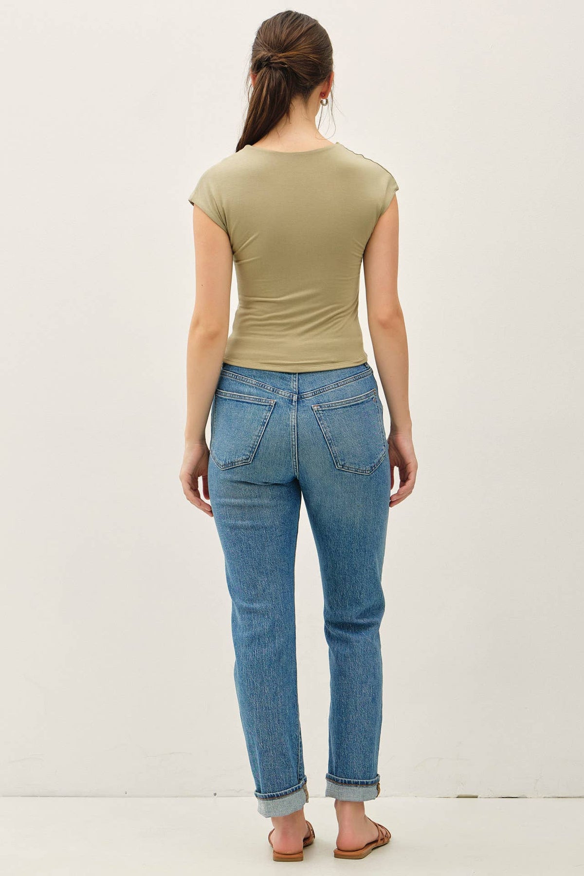 BASIC THREADS CAP SLEEVE CREWNECK TOP