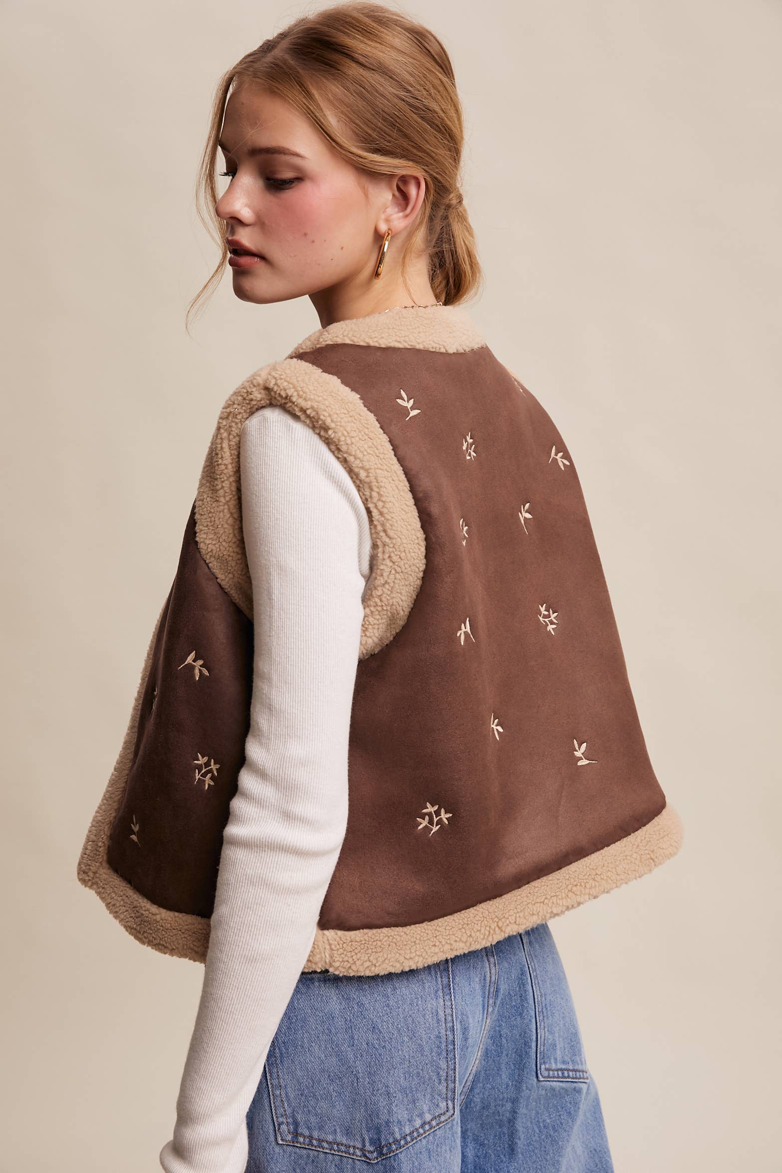 Listicle Winter Bloom Vest
