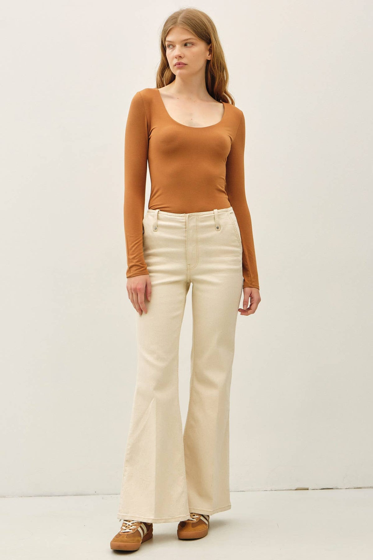 BASIC THREADS LONG SLEEVE TOP