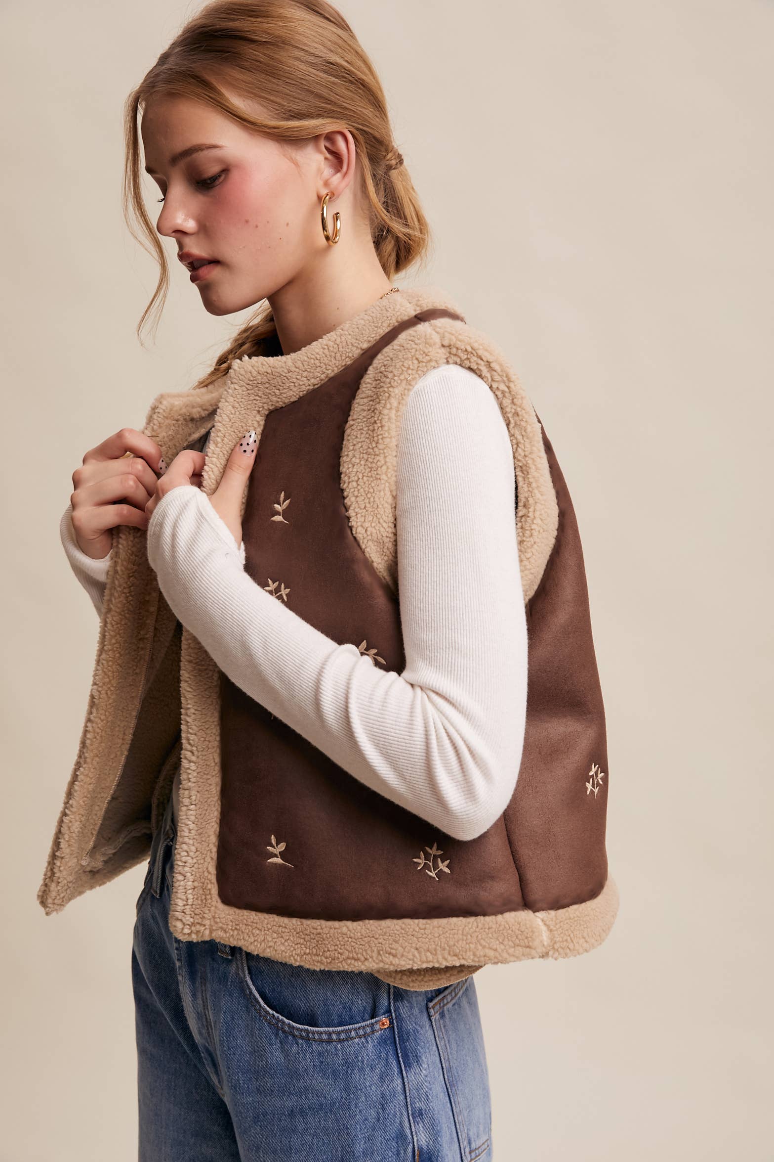 Listicle Winter Bloom Vest
