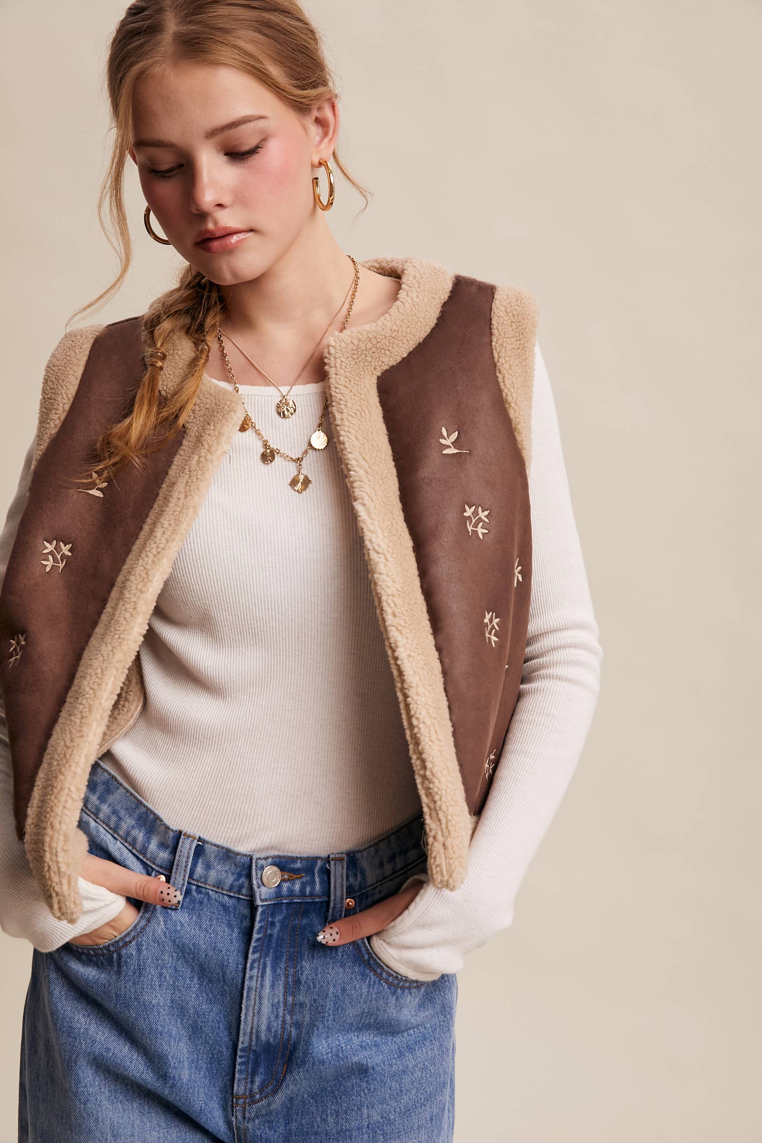 Listicle Winter Bloom Vest
