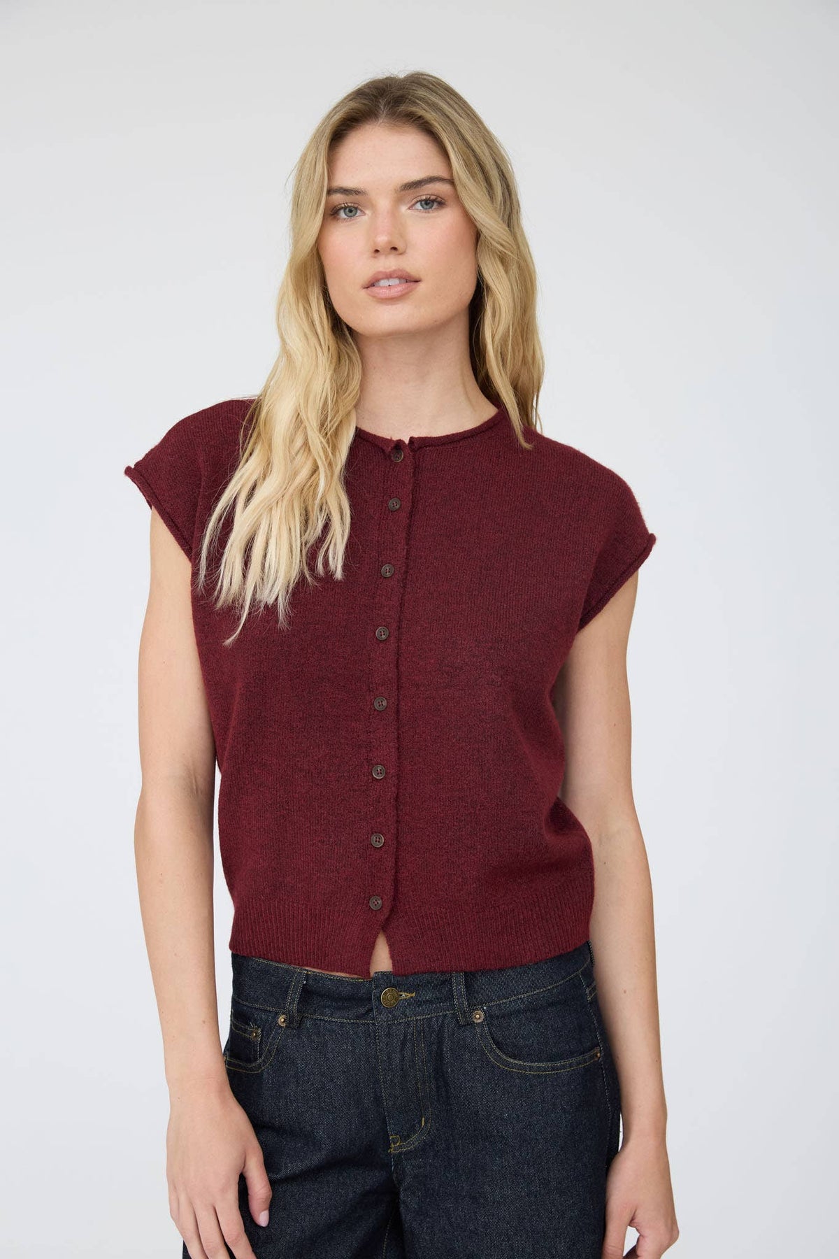 APPLE SPICE SLEEVELESS CARDIGAN