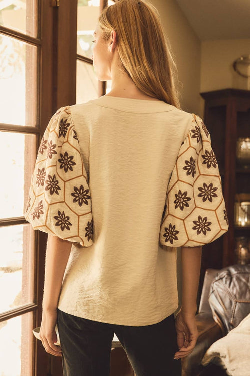 Oddi Honey Blossom V-neck Blouse