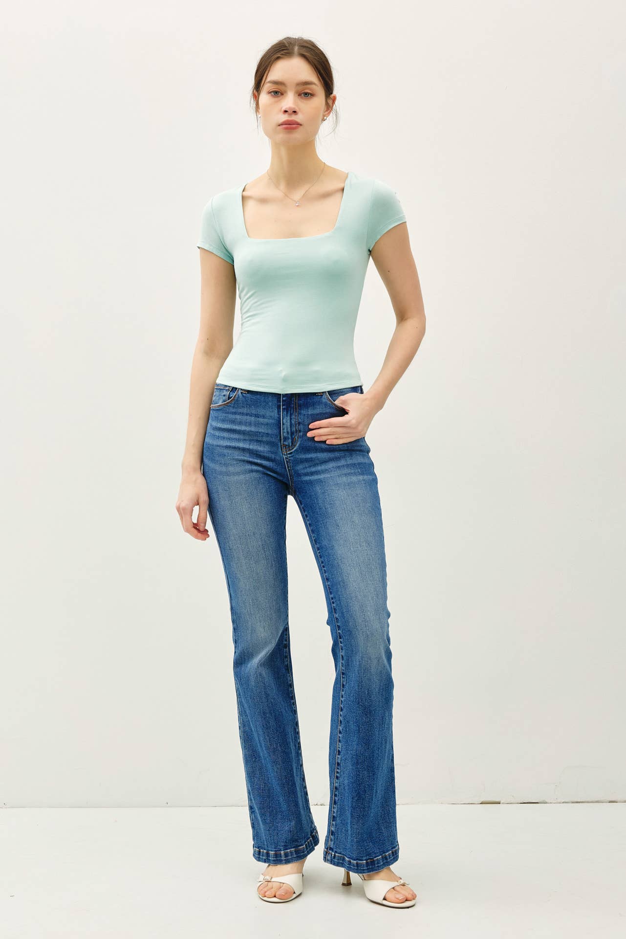 Be Cool BASIC THREADS SQUARE NECK KNIT TEE