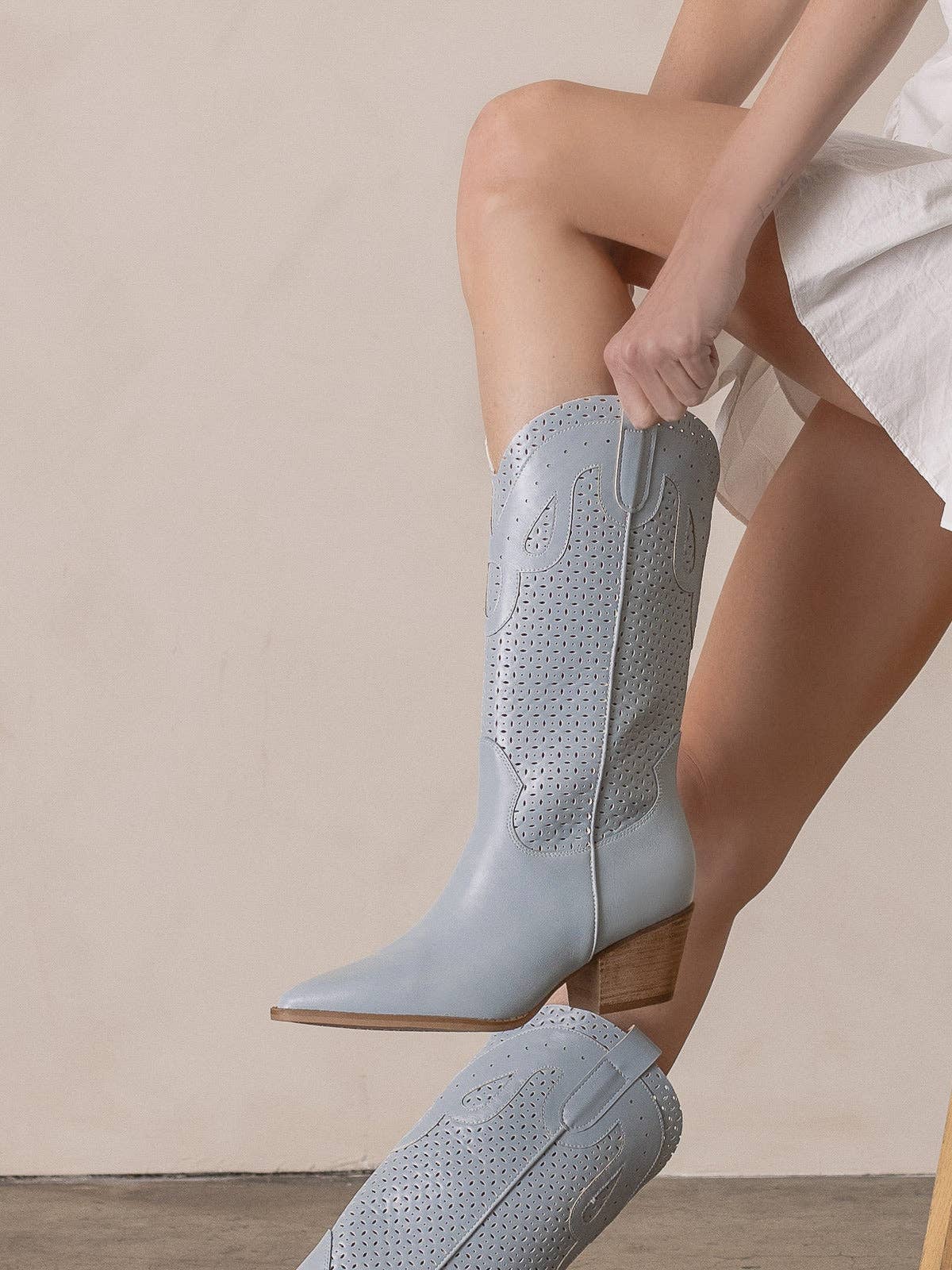 OASIS SOCIETY THE GABBY | Blue Perforated Western Boot