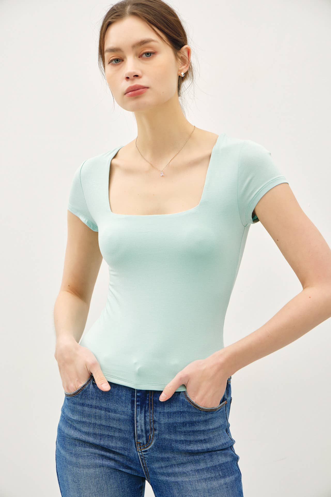 Be Cool BASIC THREADS SQUARE NECK KNIT TEE