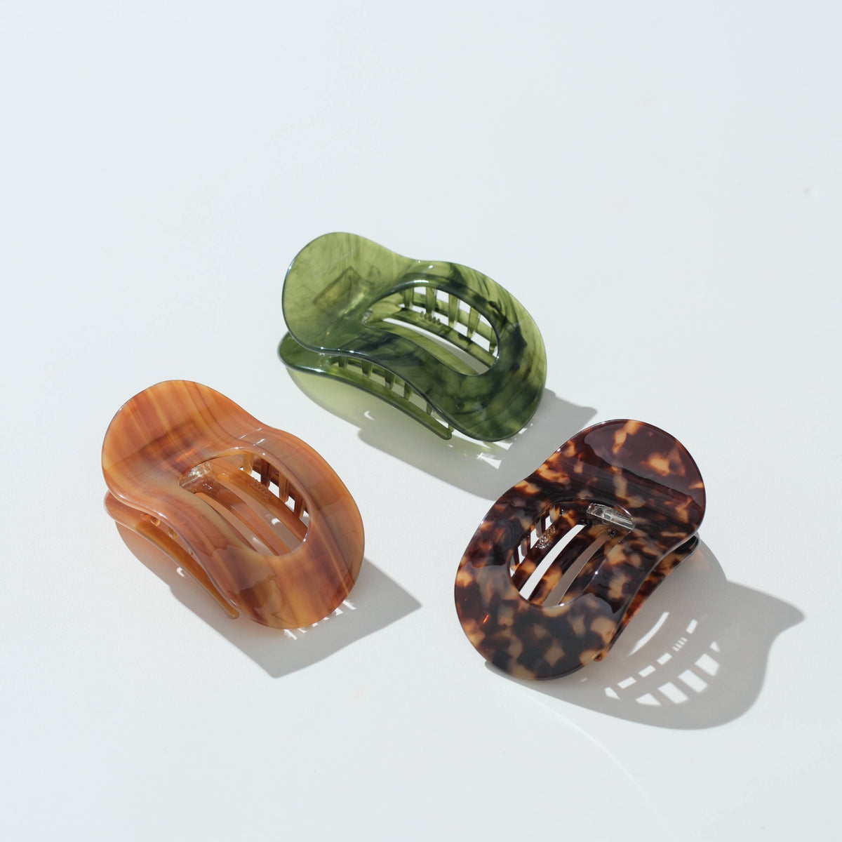 Adorro Oval Flat Lay Claw Clip - Medium