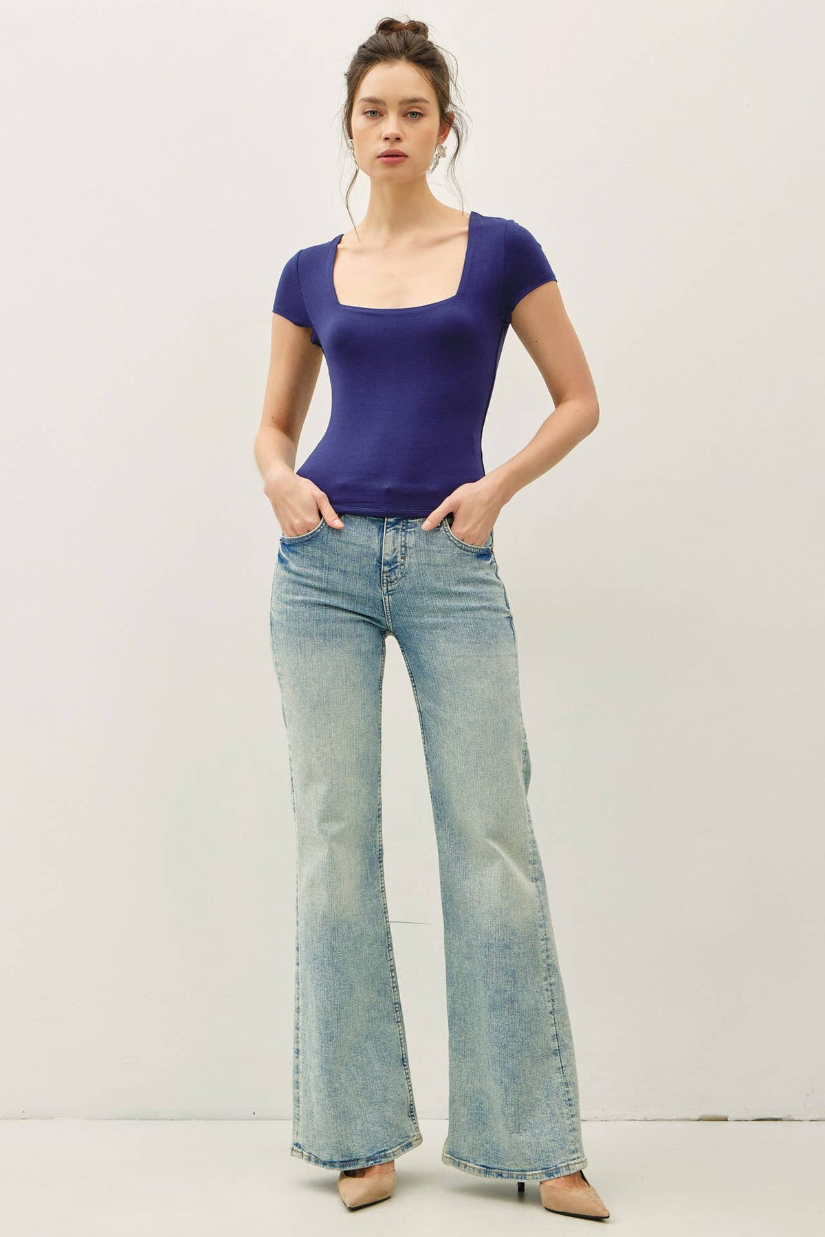 BASIC THREADS SQUARE NECK KNIT TEE