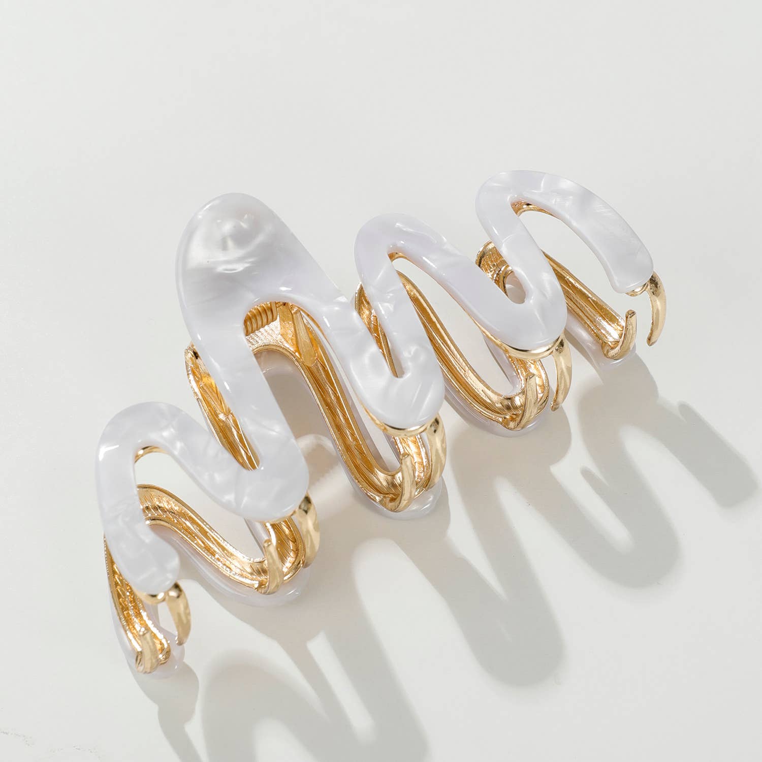 Adorro Willow Coastal | Large Squiggle Metal Claw Clip White