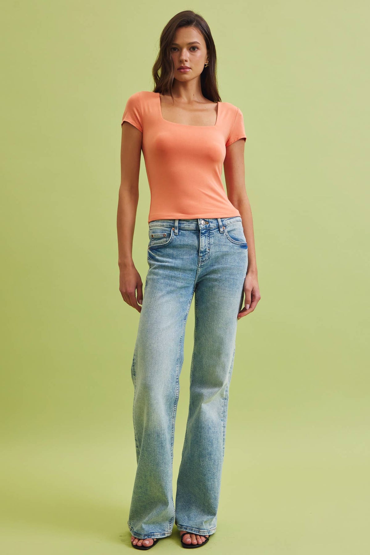 BASIC THREADS SQUARE NECK KNIT TEE