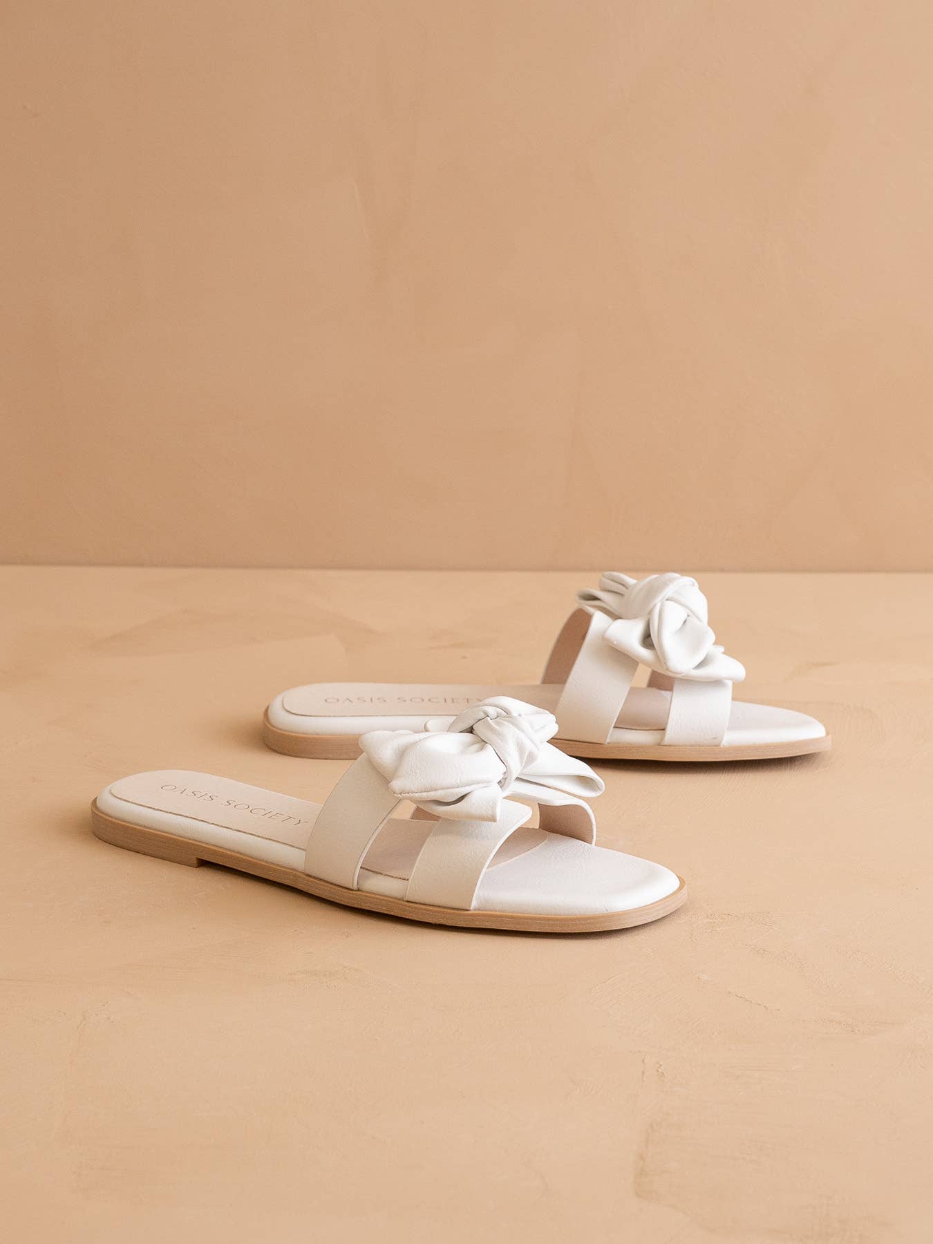 OASIS SOCIETY The Ginny Sandals