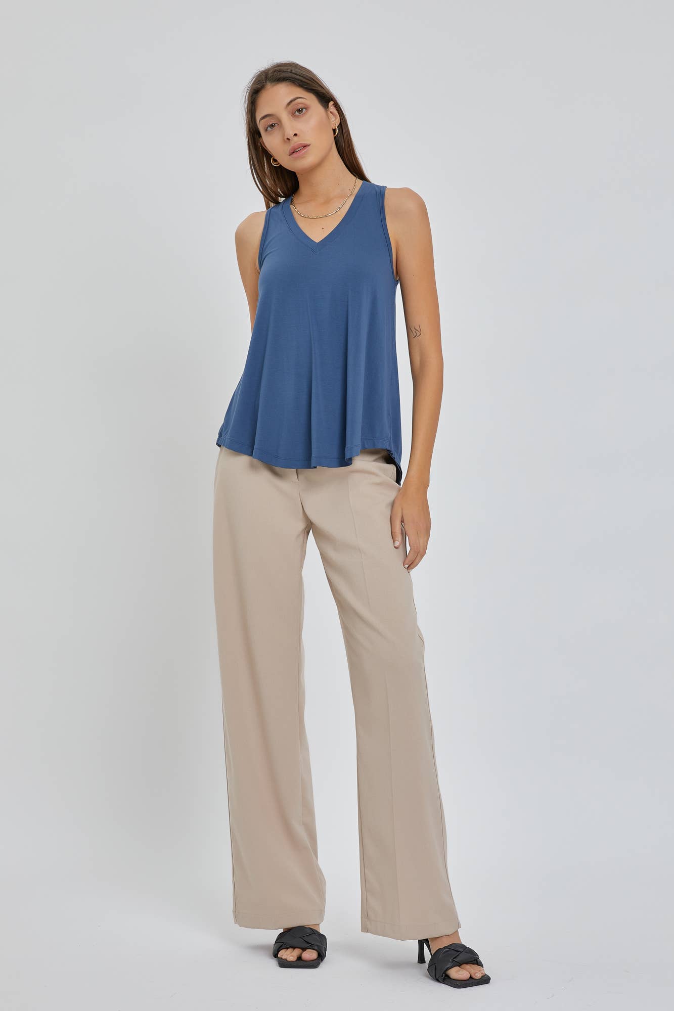 Be Cool Basic Threads Flowy V-NECK TANK