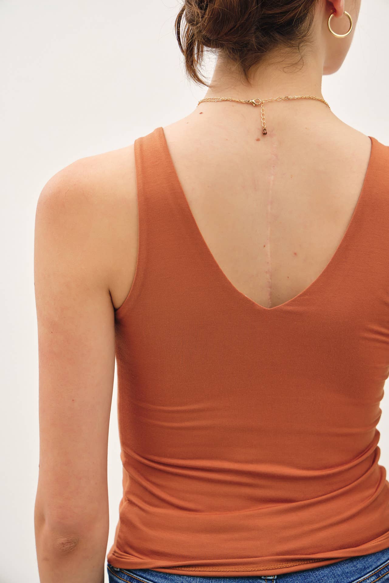 Be Cool BASIC THREADS V-NECK F AND B TANK