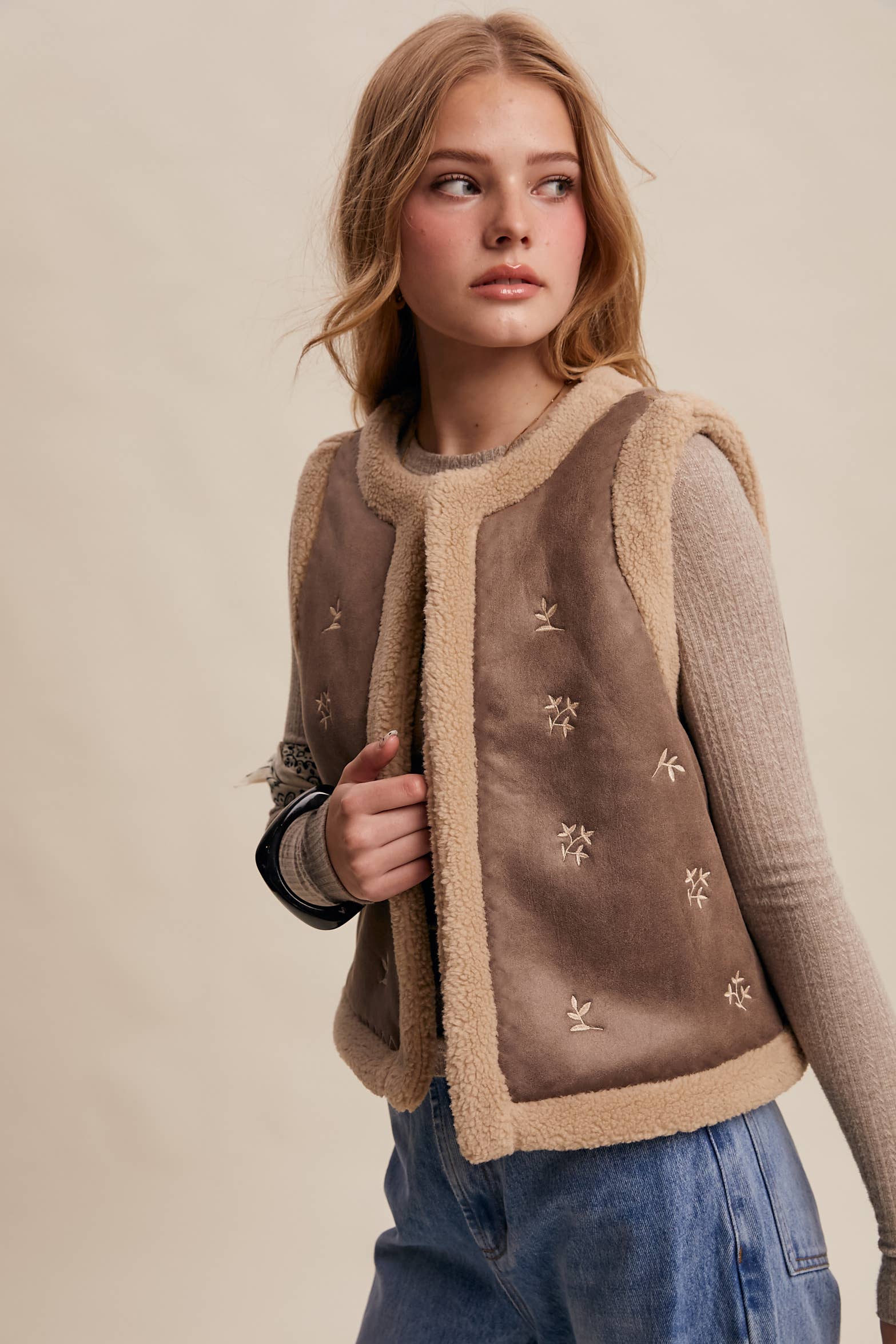 Listicle Winter Bloom Vest