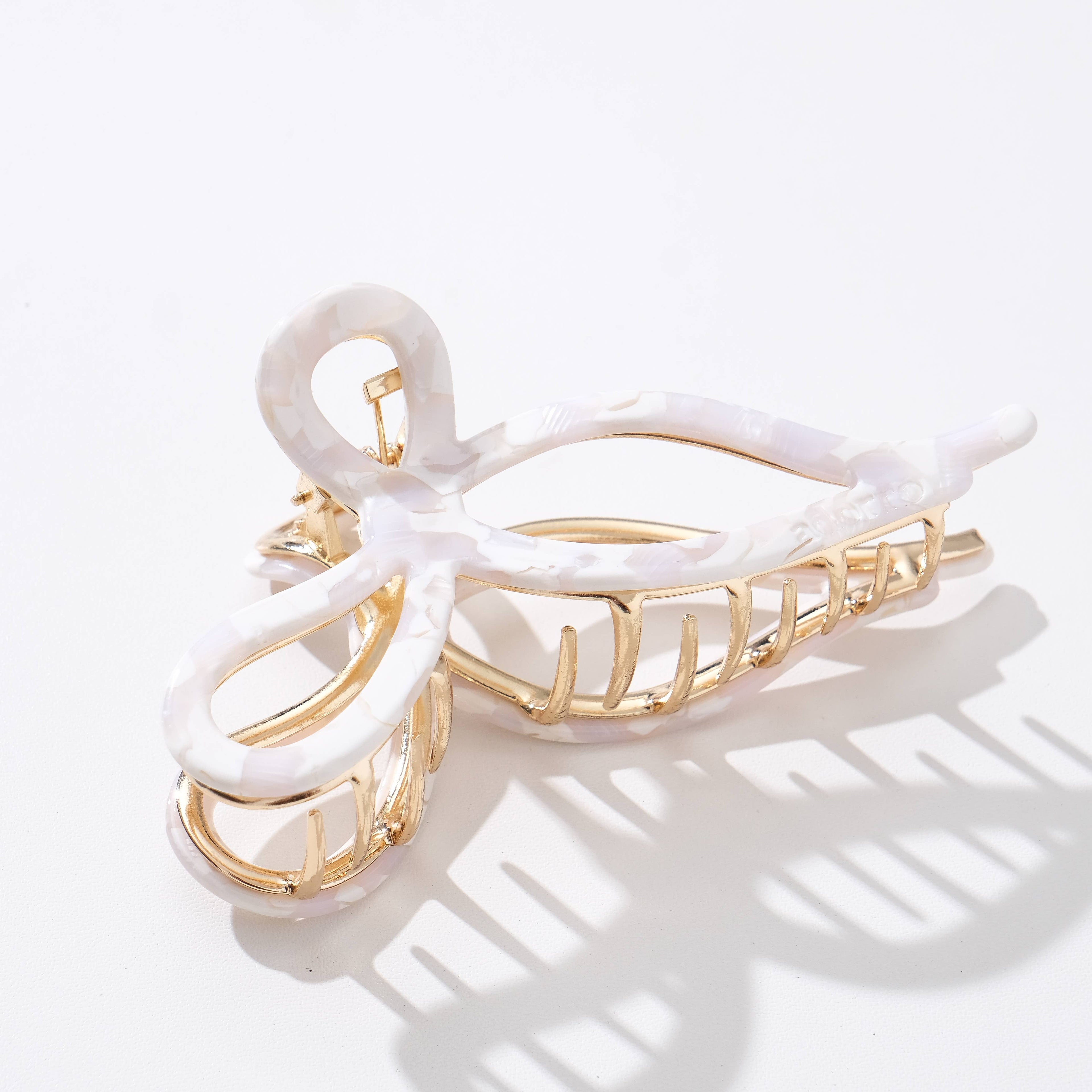 Adorro Sabrina Vintage Holiday | Large Ribbon Metal Bow Claw Clip White