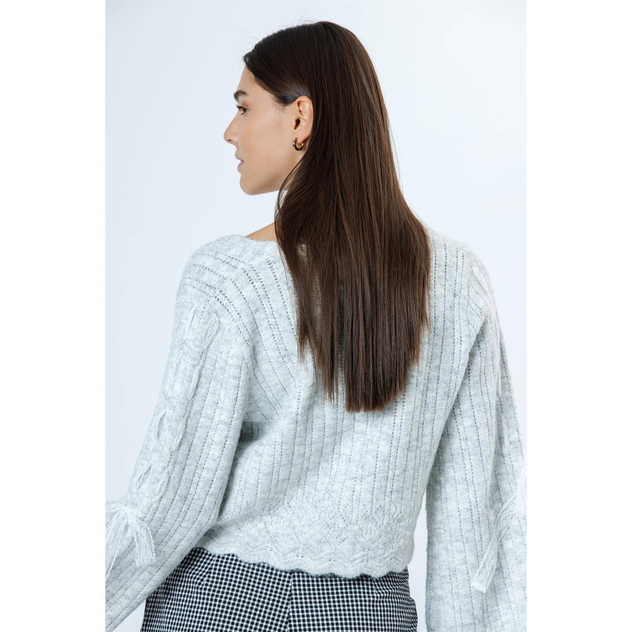 STORIA TIED IN A BOW SWEATER