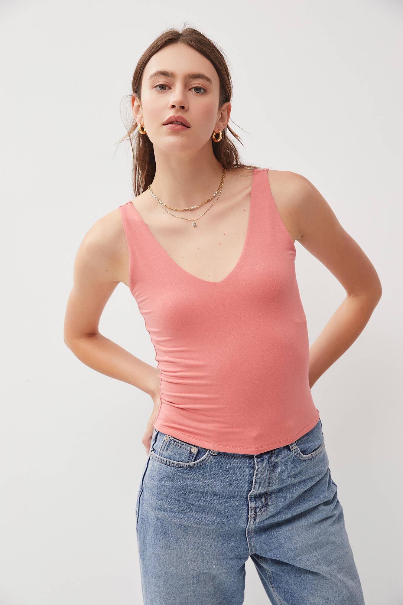 Be Cool BASIC THREADS V-NECK F AND B TANK