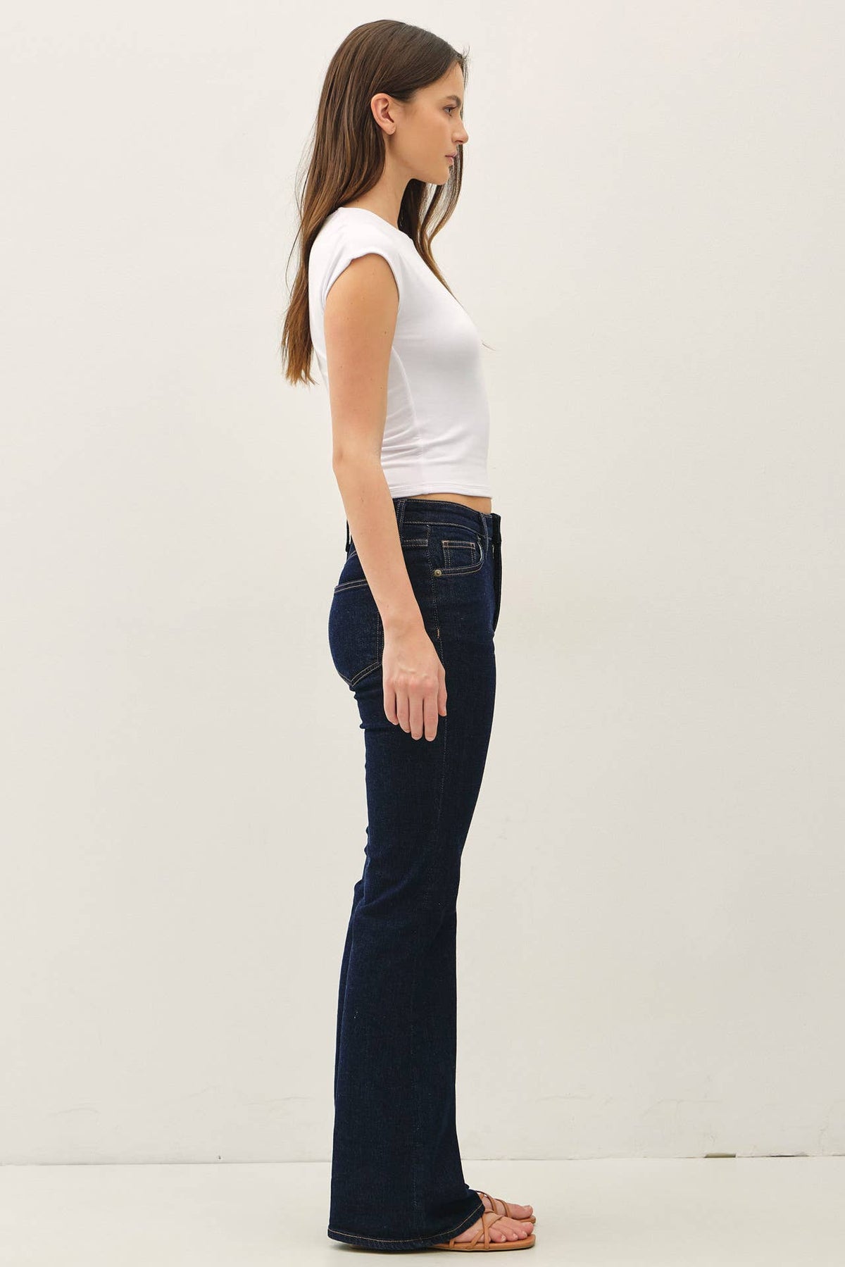 BASIC THREADS CAP SLEEVE CREWNECK TOP
