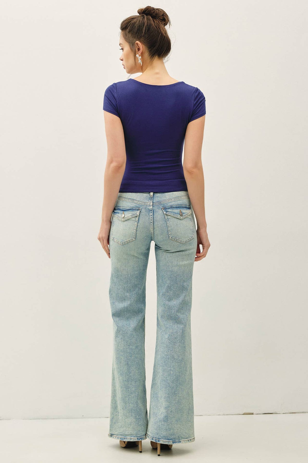 BASIC THREADS SQUARE NECK KNIT TEE