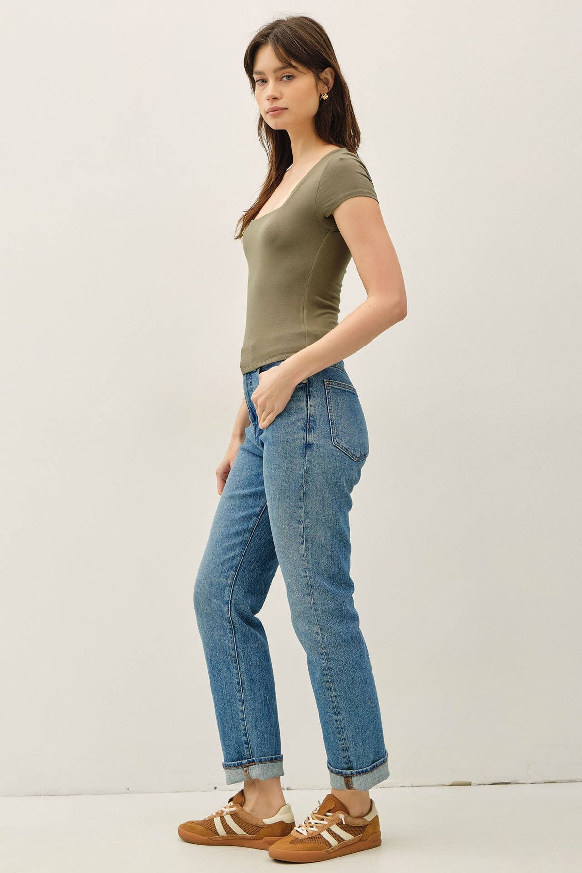 BASIC THREADS SQUARE NECK KNIT TEE