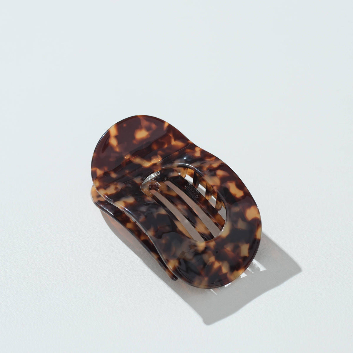 Adorro Oval Flat Lay Claw Clip - Medium Deep Tortoise