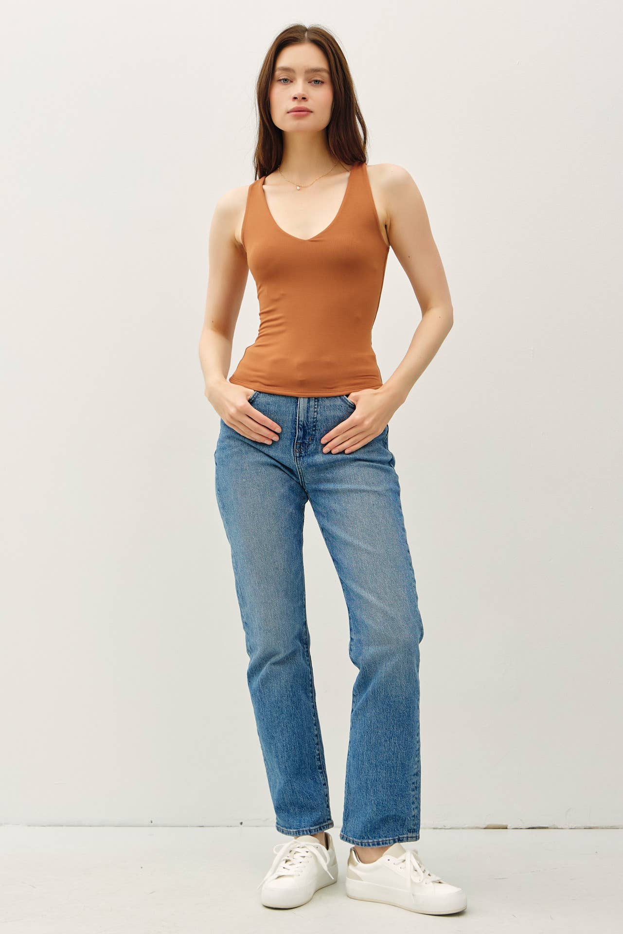 Be Cool BASIC THREADS FULL LENGTH V-NECK TANK