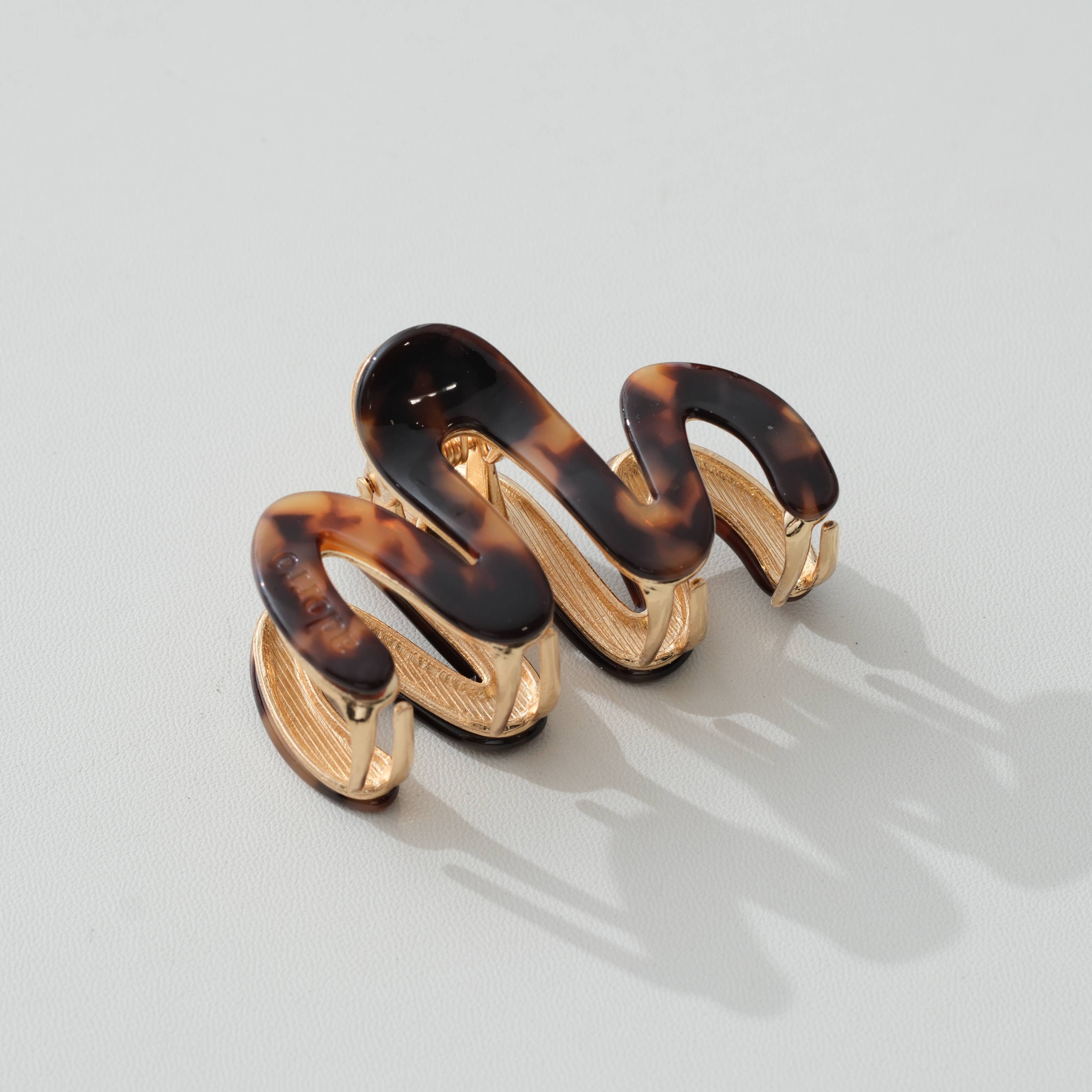 Adorro Willow Mini Vintage Metal Squiggle Claw Clip Deep Tortoise