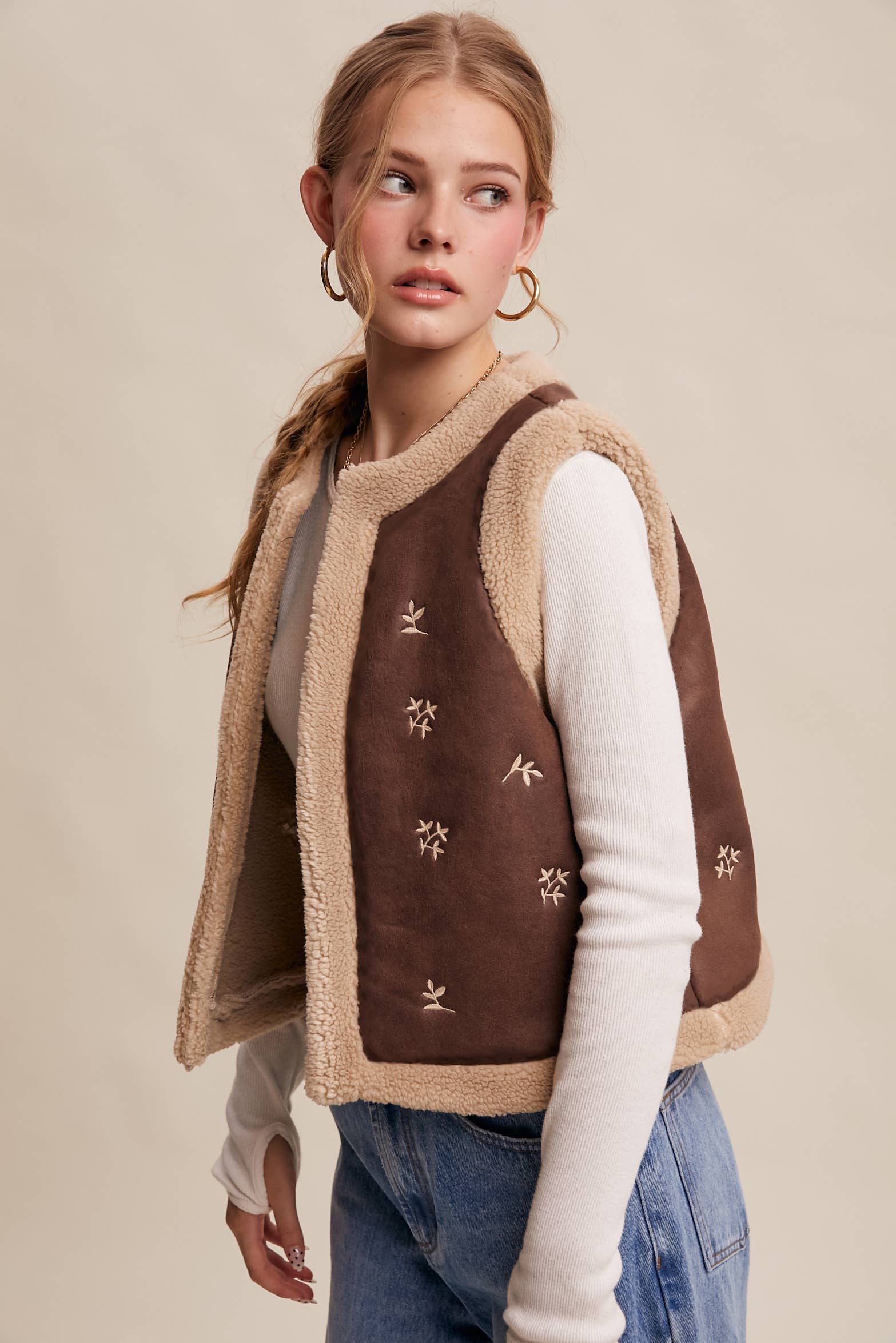 Listicle Winter Bloom Vest