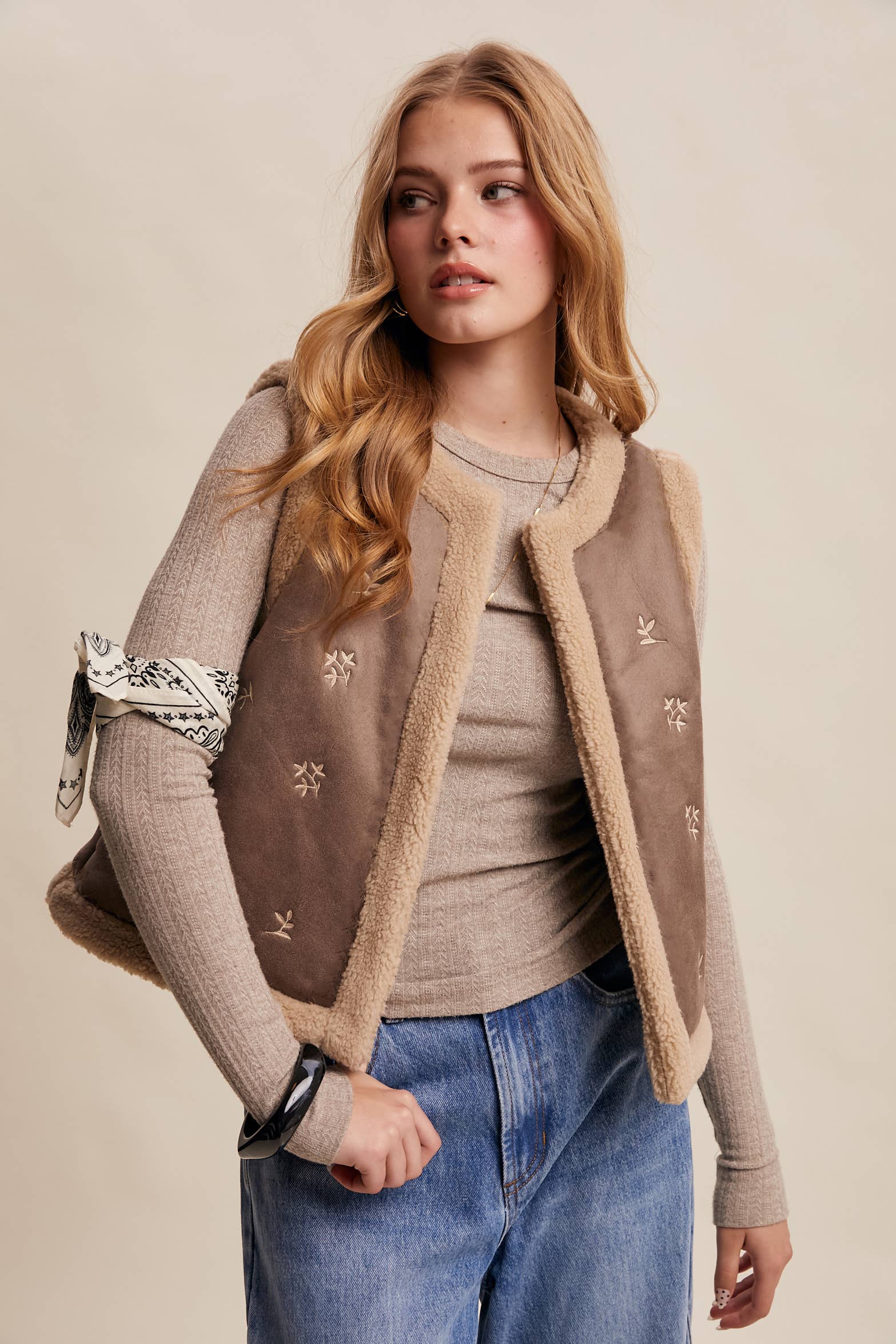 Listicle Winter Bloom Vest