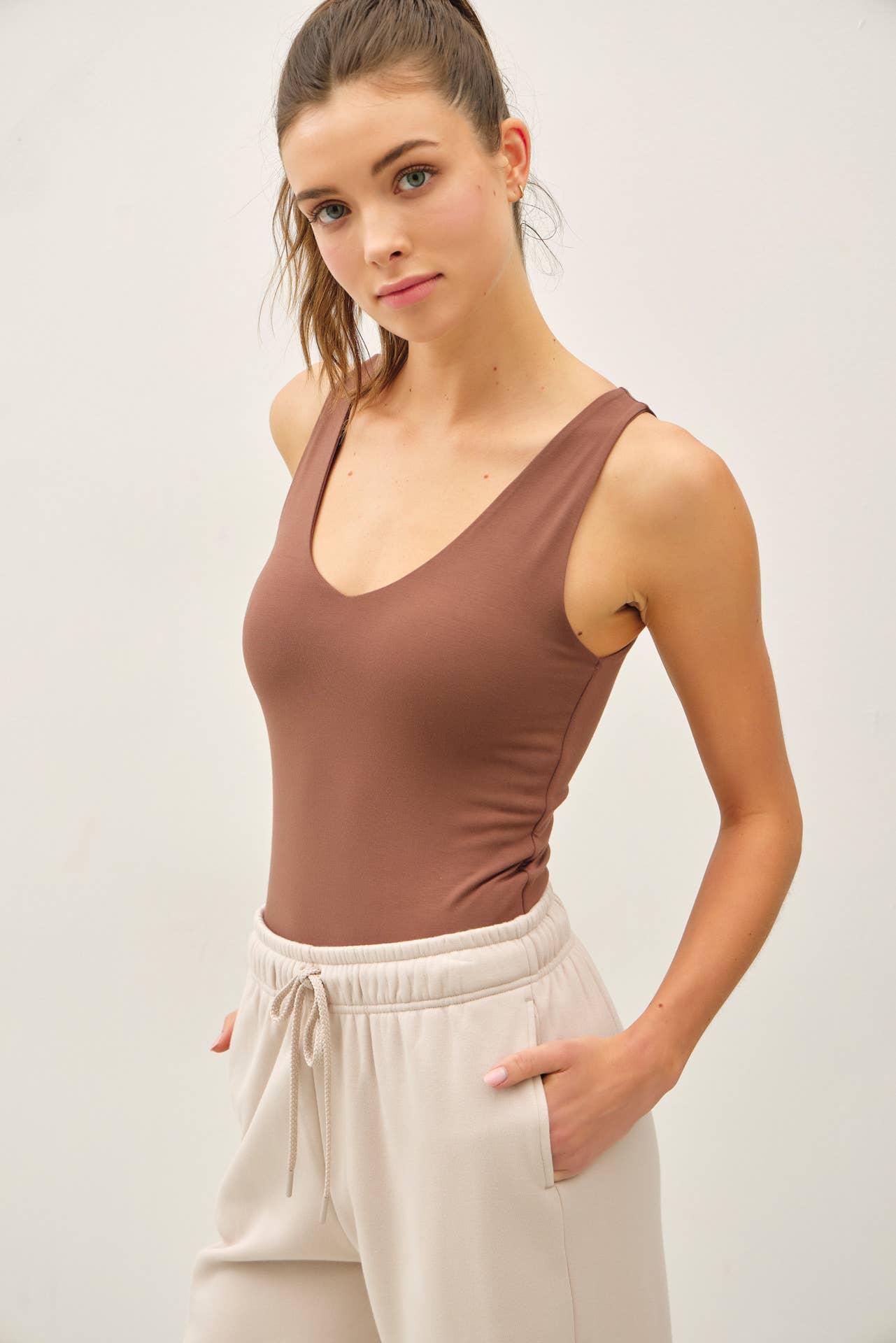 Be Cool BASIC THREADS FULL LENGTH V-NECK TANK