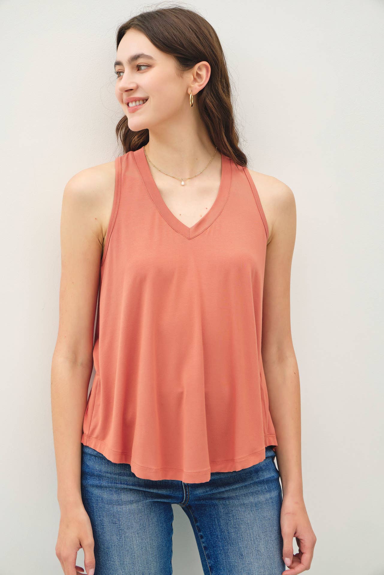 Be Cool Basic Threads Flowy V-NECK TANK Terracotta