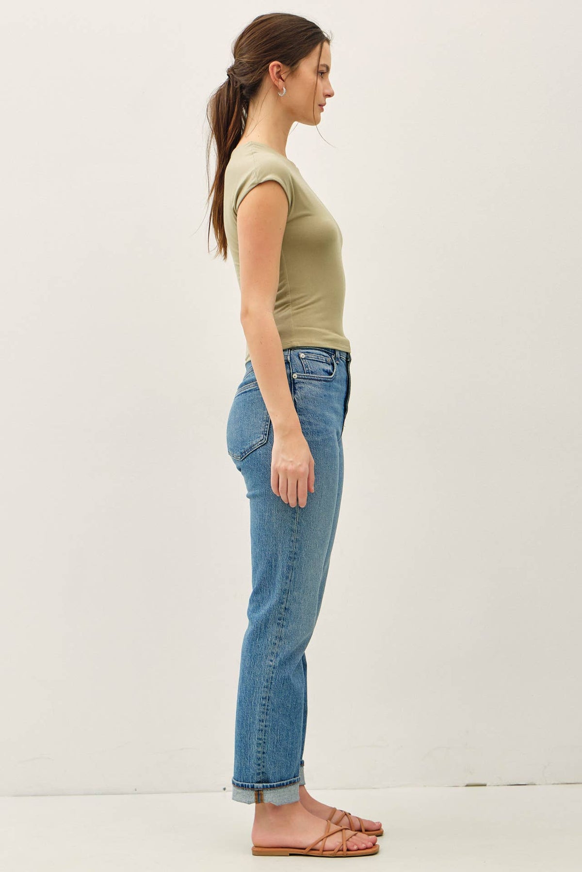 BASIC THREADS CAP SLEEVE CREWNECK TOP