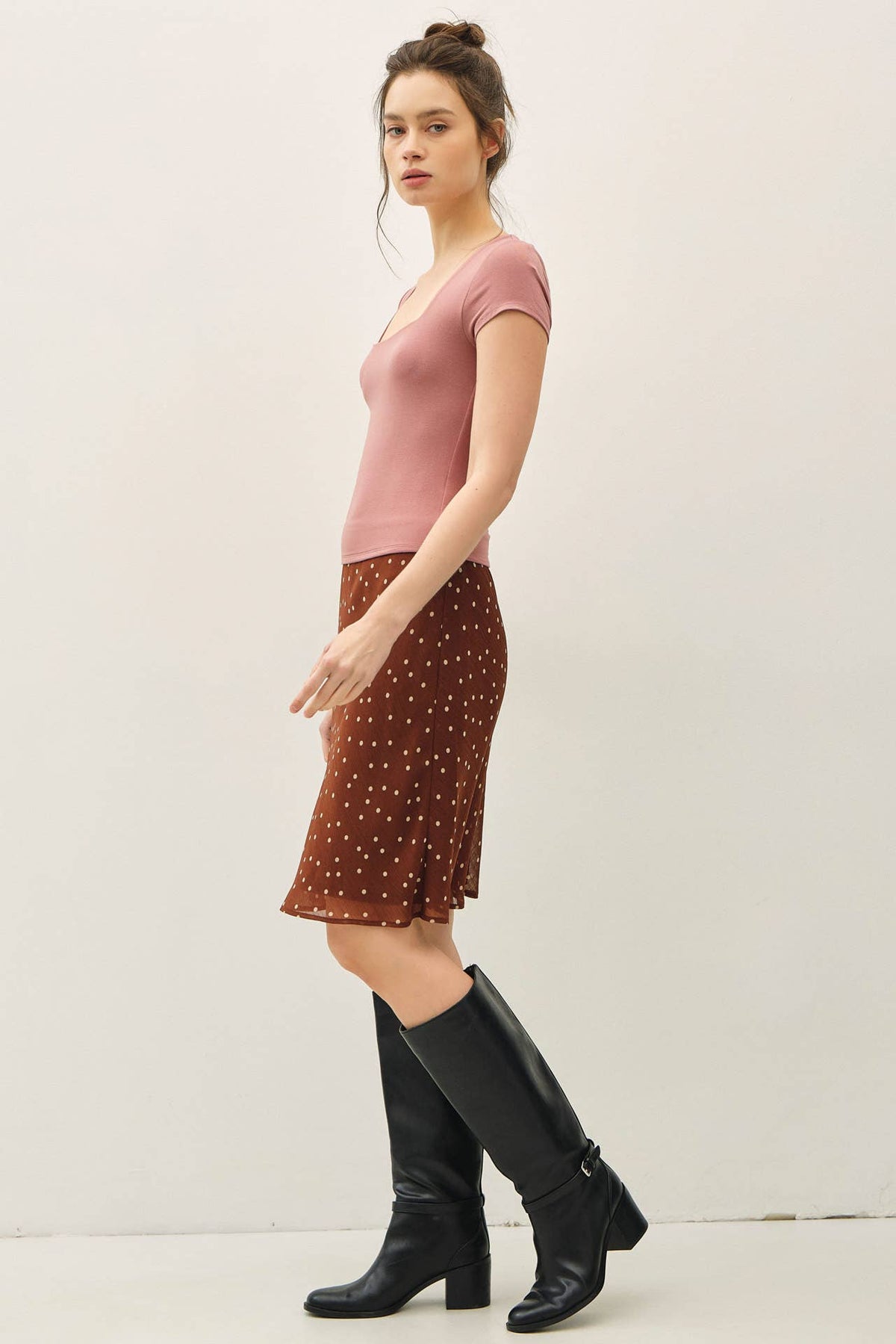 BASIC THREADS SQUARE NECK KNIT TEE
