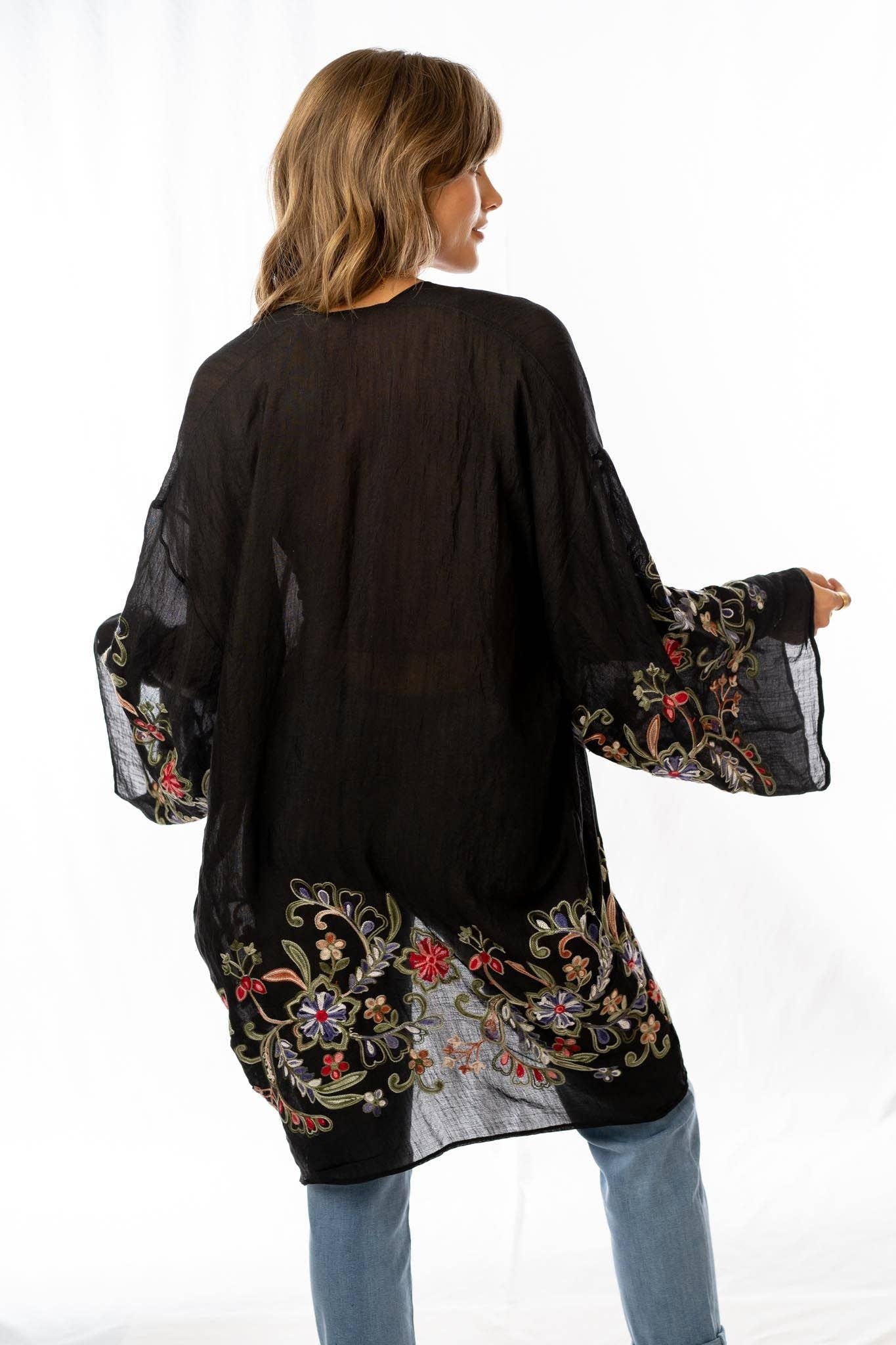 Three Bird Nest Fun In Florals Kimono - Black