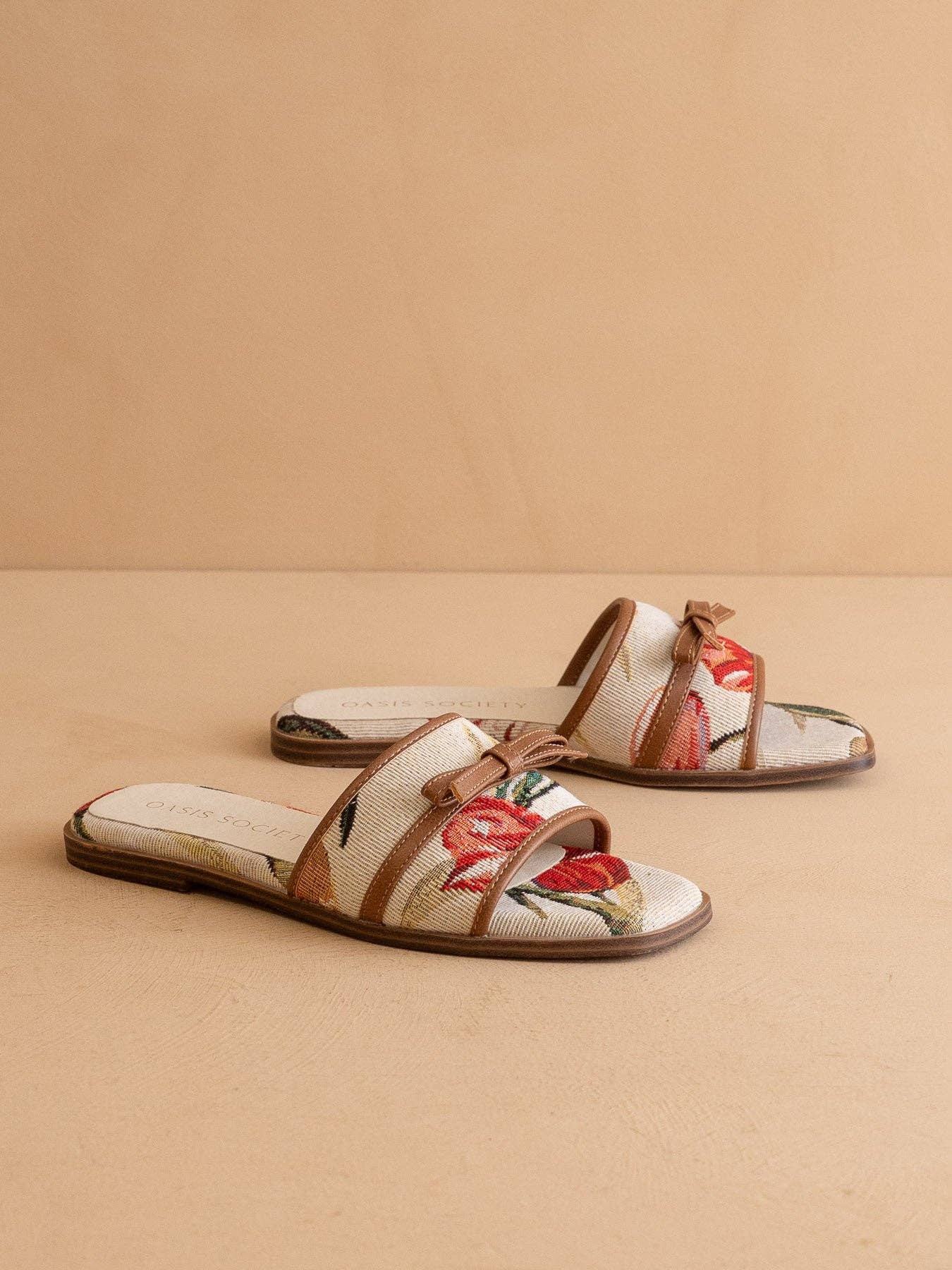 OASIS SOCIETY The Andrea Sandals